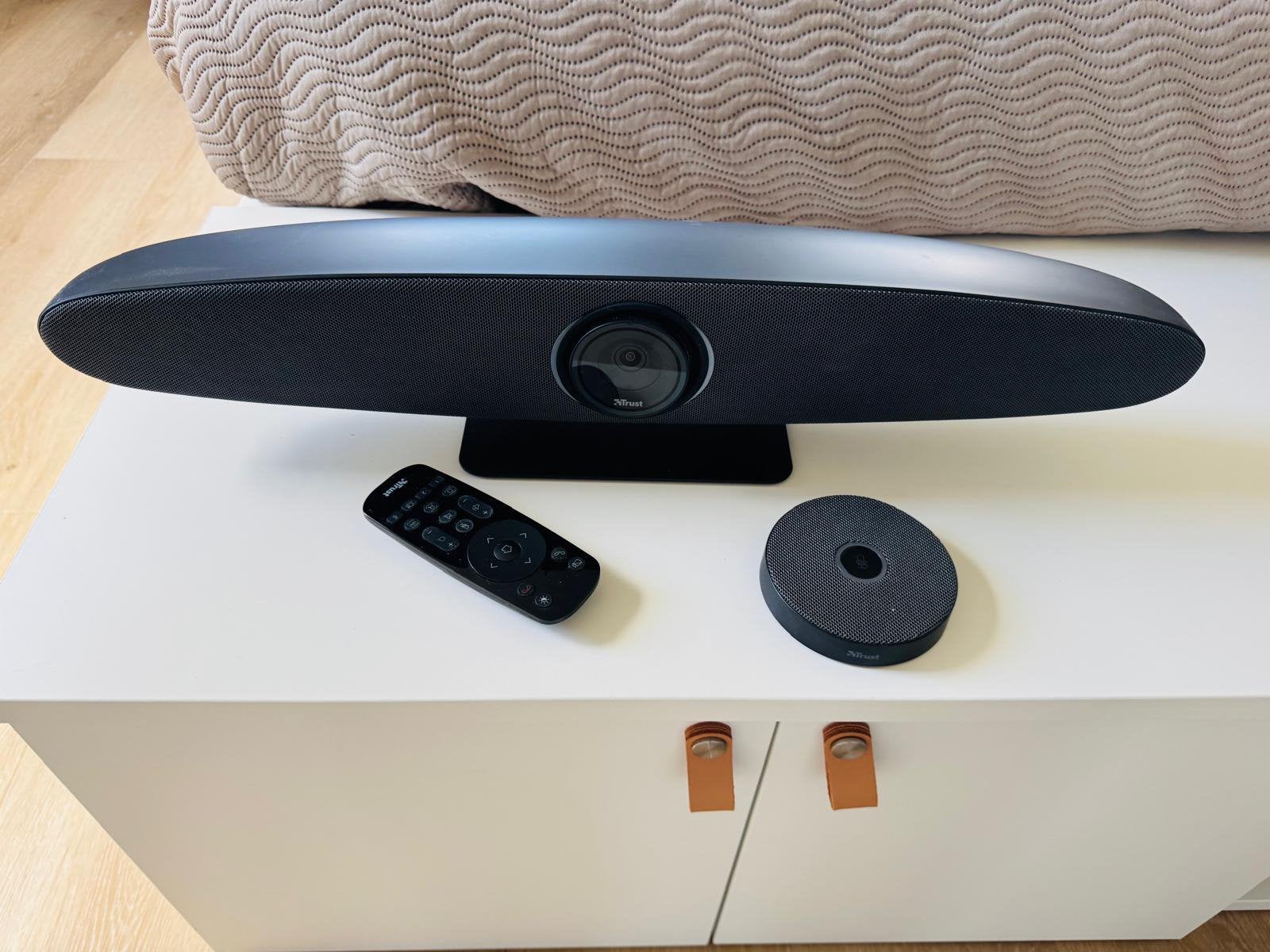 Vergaderset Trust Iris - Compleet voor videovergaderingen, Computers en Software, Webcams, Ophalen of Verzenden, Zo goed als nieuw