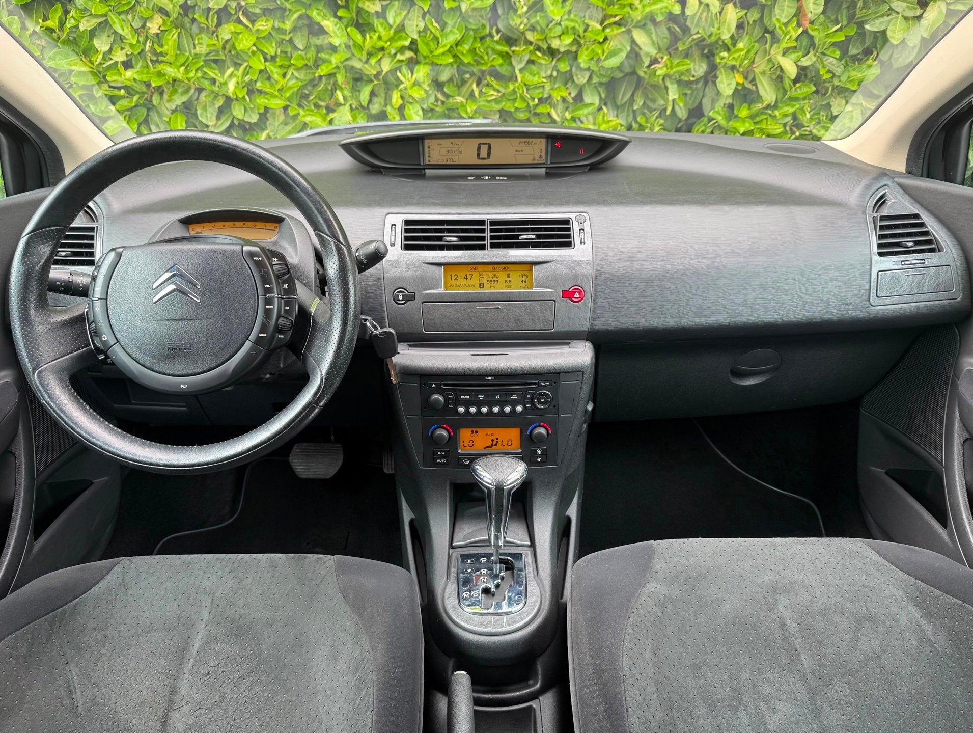 Citroen C4 2.0 Exclusive AUTOMAAT|NWE APK|AIRCO|TREKHAAK|PDC, Gebruikt, Zwart, 4 cilinders, Parkeersensor