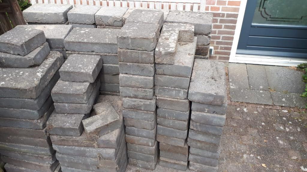 Gratis tuintegels 8cm dik beton div. formaten ca. 14m2, Tuin en Terras, Ophalen, Gebruikt, 10 m² of meer, Beton