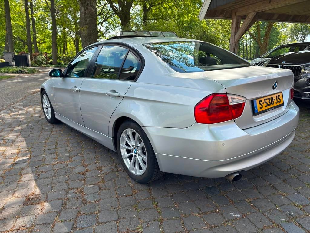 BMW 3-serie 320i automaat, Auto's, Zwart, 4 cilinders, 150 pk, Parkeersensor