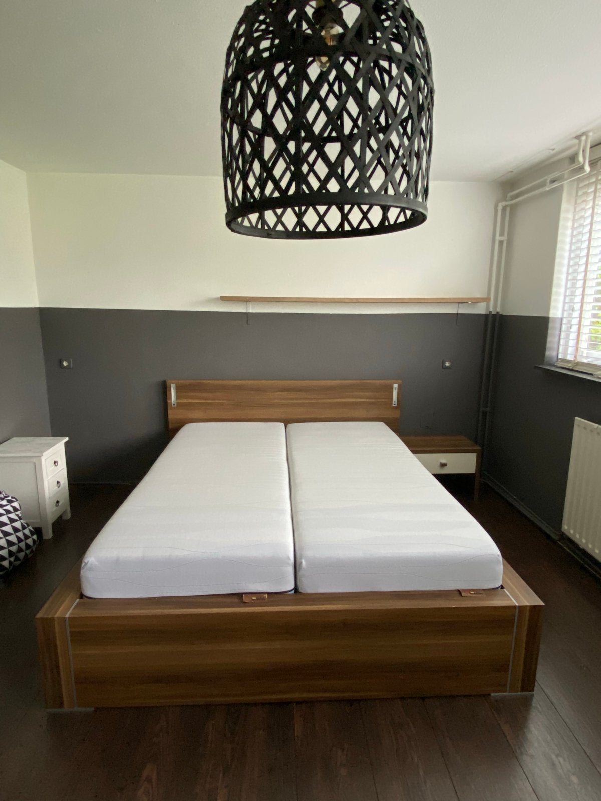 Tweepersoonsbed met lattenbodems en M-Line matrassen, Ophalen, Bruin, Tweepersoons, Zo goed als nieuw