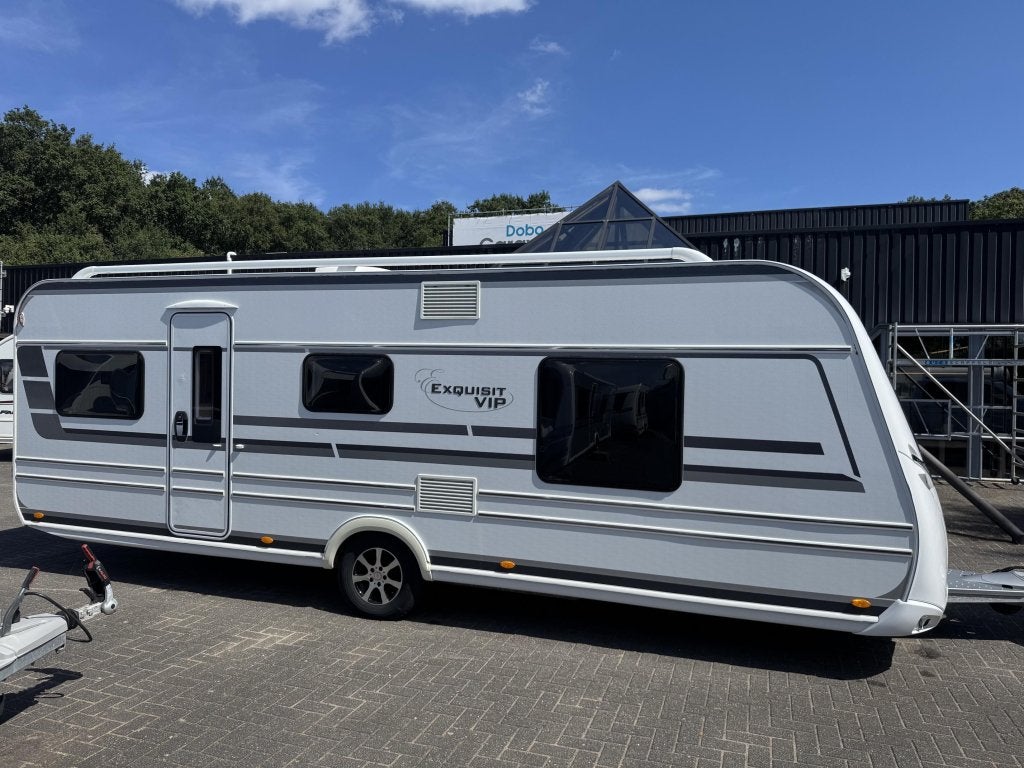 LMC Exquisit 595 VIP 2019 | Airco | Voortent, Caravans en Kamperen, Caravans, Rondzit, Bedrijf, 5 tot 6 meter, Overige typen