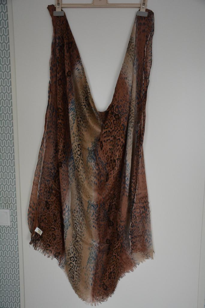 Nieuwe sjaal., Ophalen of Verzenden, Nieuw, Maat 46/48 (XL) of groter, Sjaal