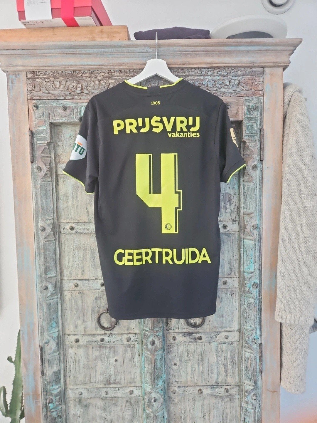 Feyenoord 2023-2024 vierde shirt Geertruida #4, Maat S, Ophalen of Verzenden, Zo goed als nieuw, Shirt