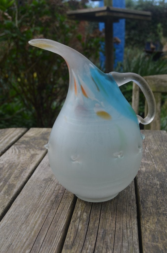 Fraaie glazen Perzische Iraanse schenkkan / vaas, 24 cm, Gebruikt, Met handvat, Blauw