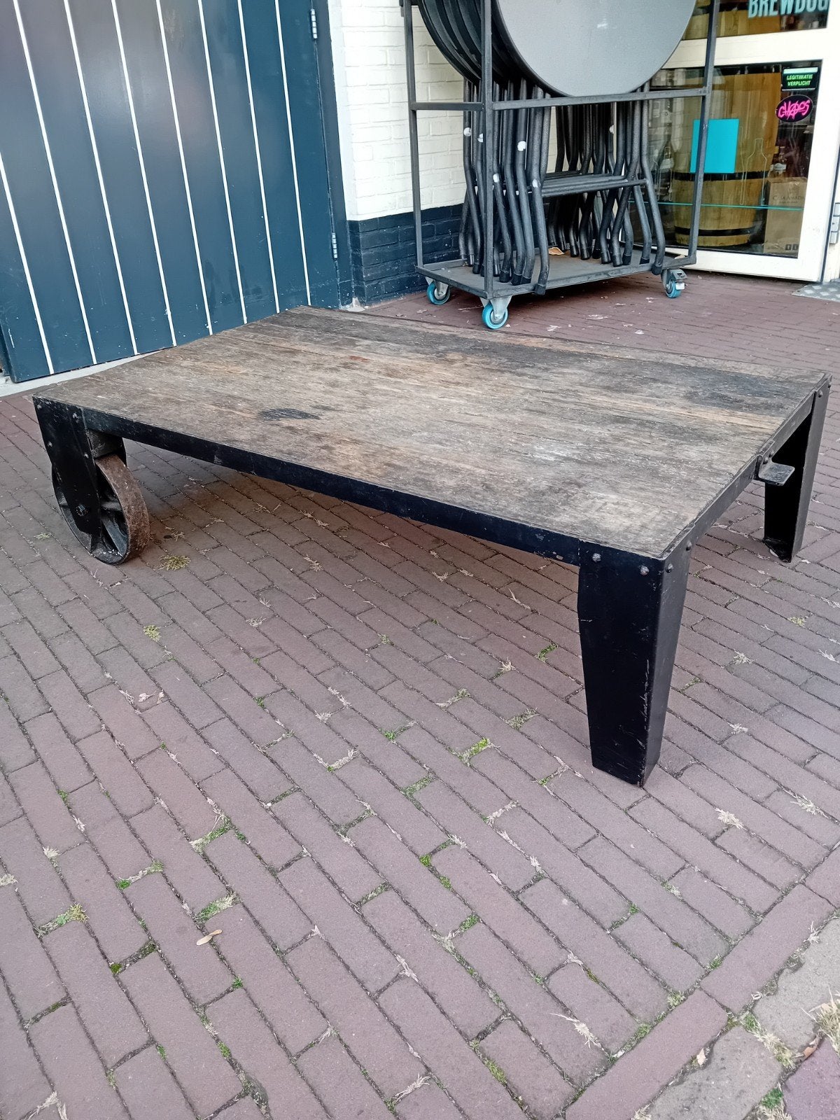 robuuste industriële salontafel