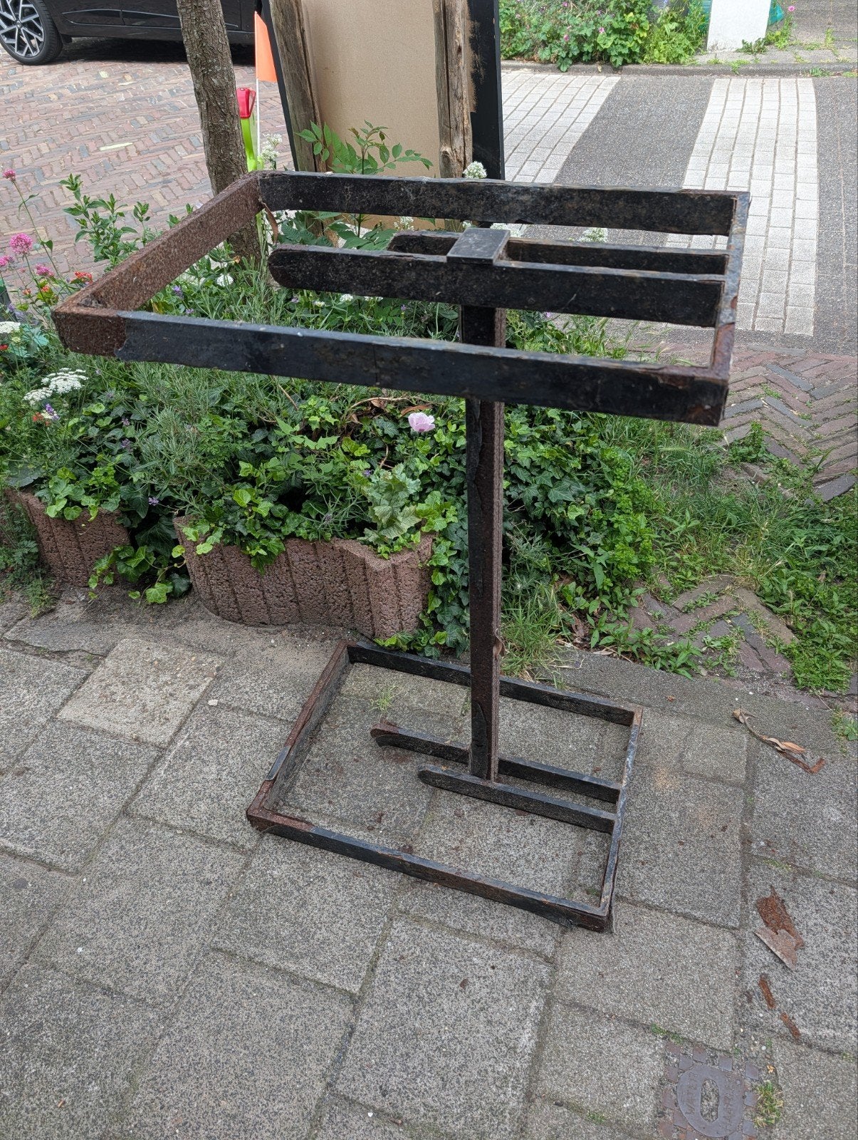 Metalen massieve standaard - oud ijzer, Huis en Inrichting, Ophalen, Gebruikt