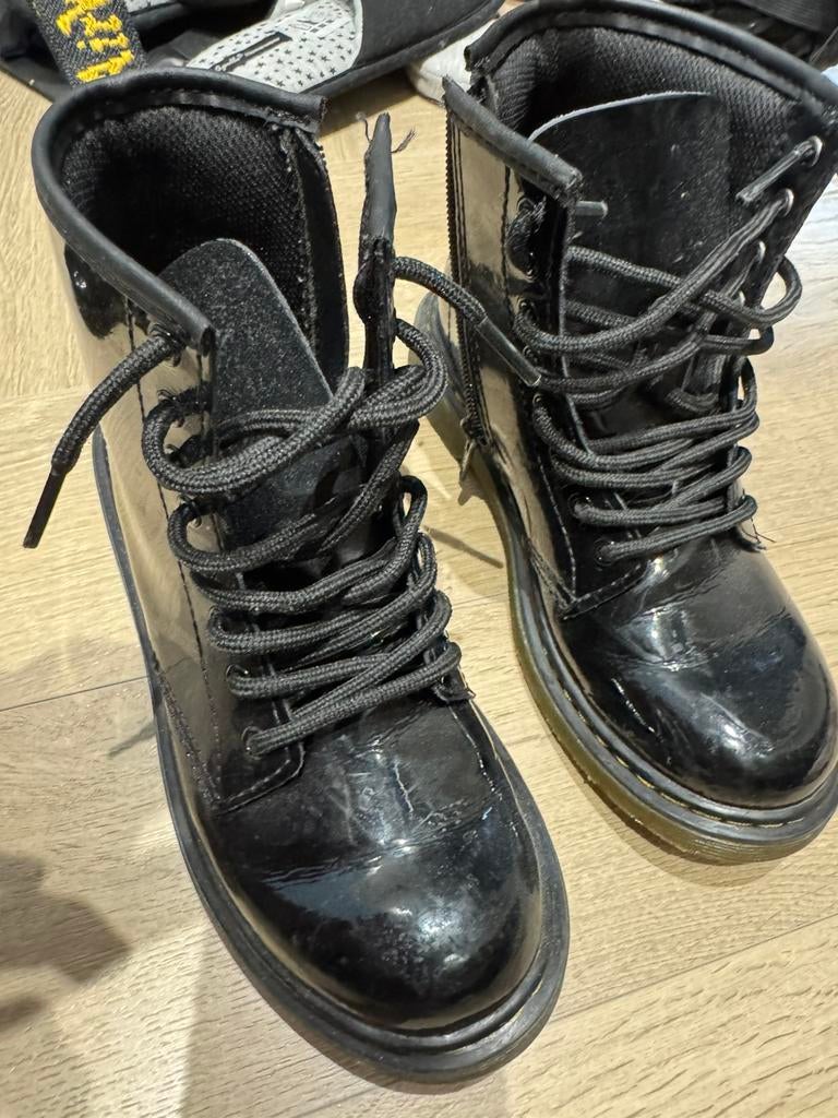 Dr Martens laarzen 33, Ophalen of Verzenden, Zo goed als nieuw, Meisje, Laarzen
