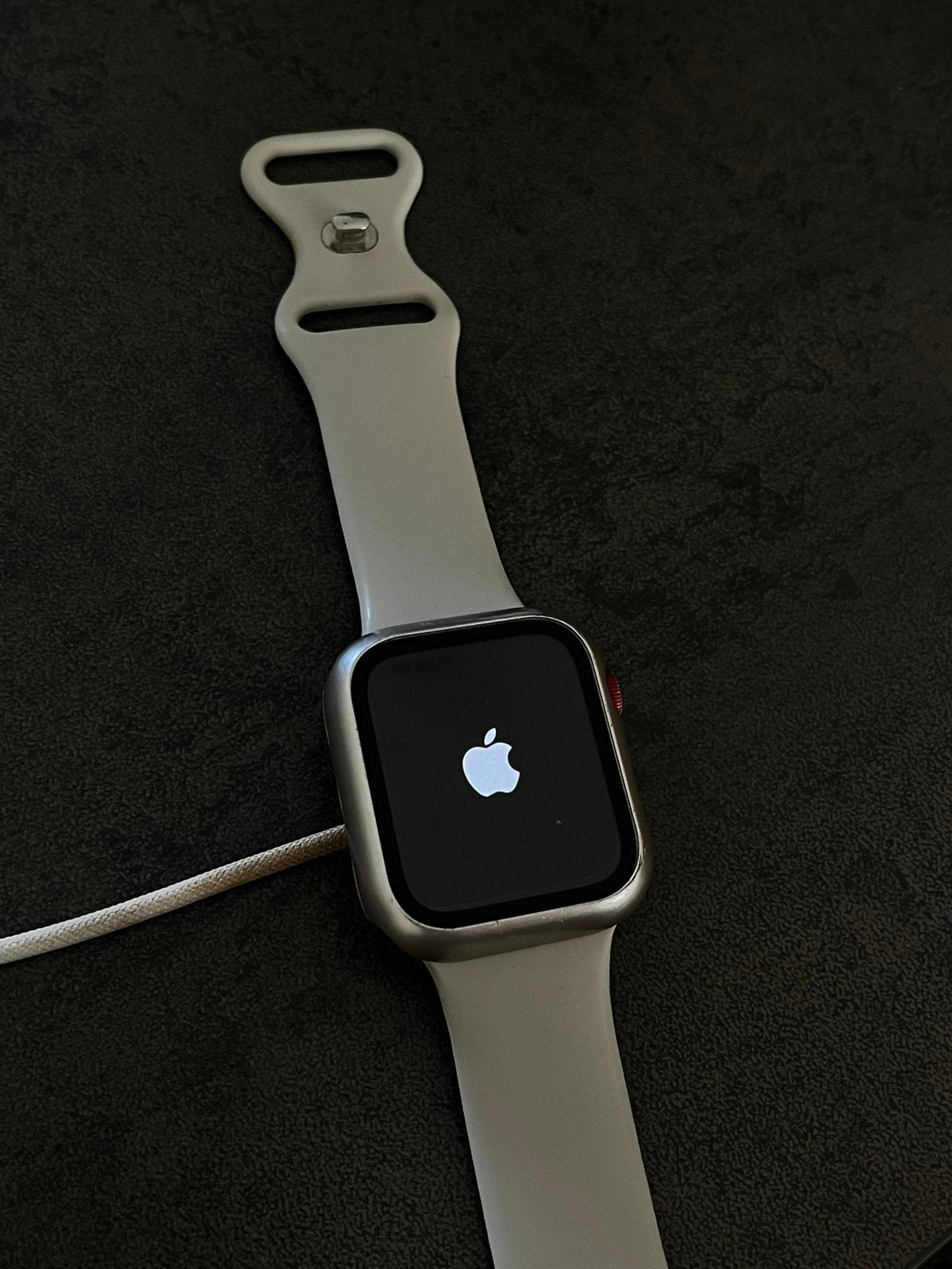 Apple watch 5, Sieraden, Tassen en Uiterlijk, Ophalen, Gebruikt, Rood, IOS