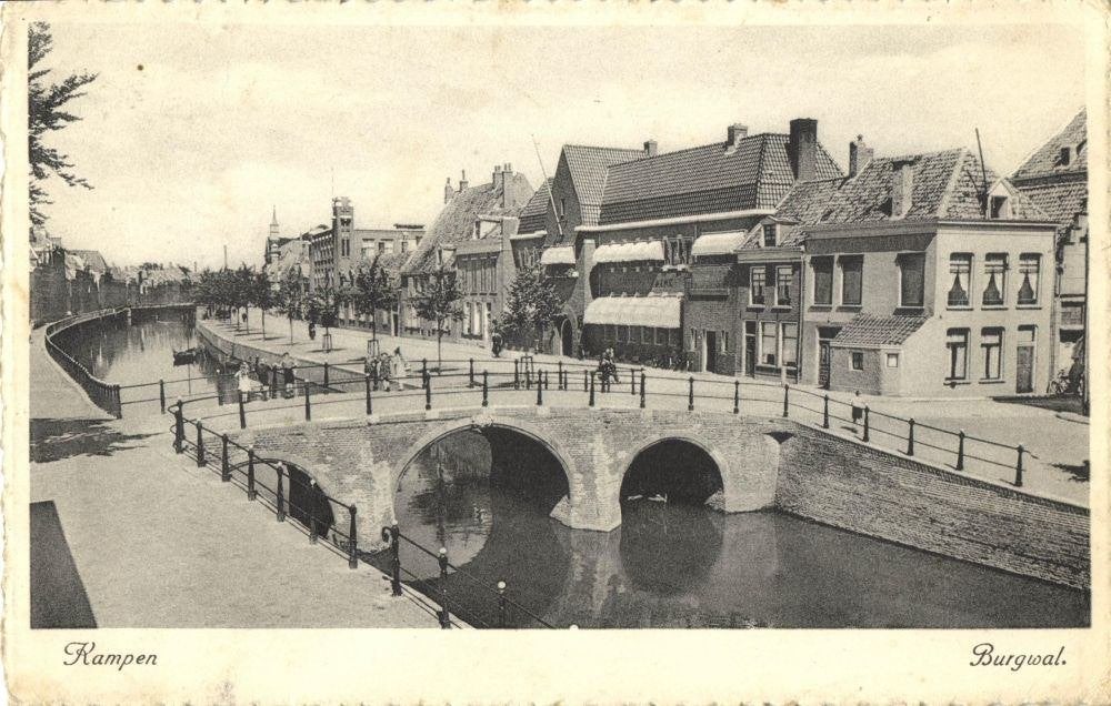 KAMPEN, Burgwal (1943) Ansichtkaart, Ophalen of Verzenden, 1940 tot 1960, Gelopen, Overijssel