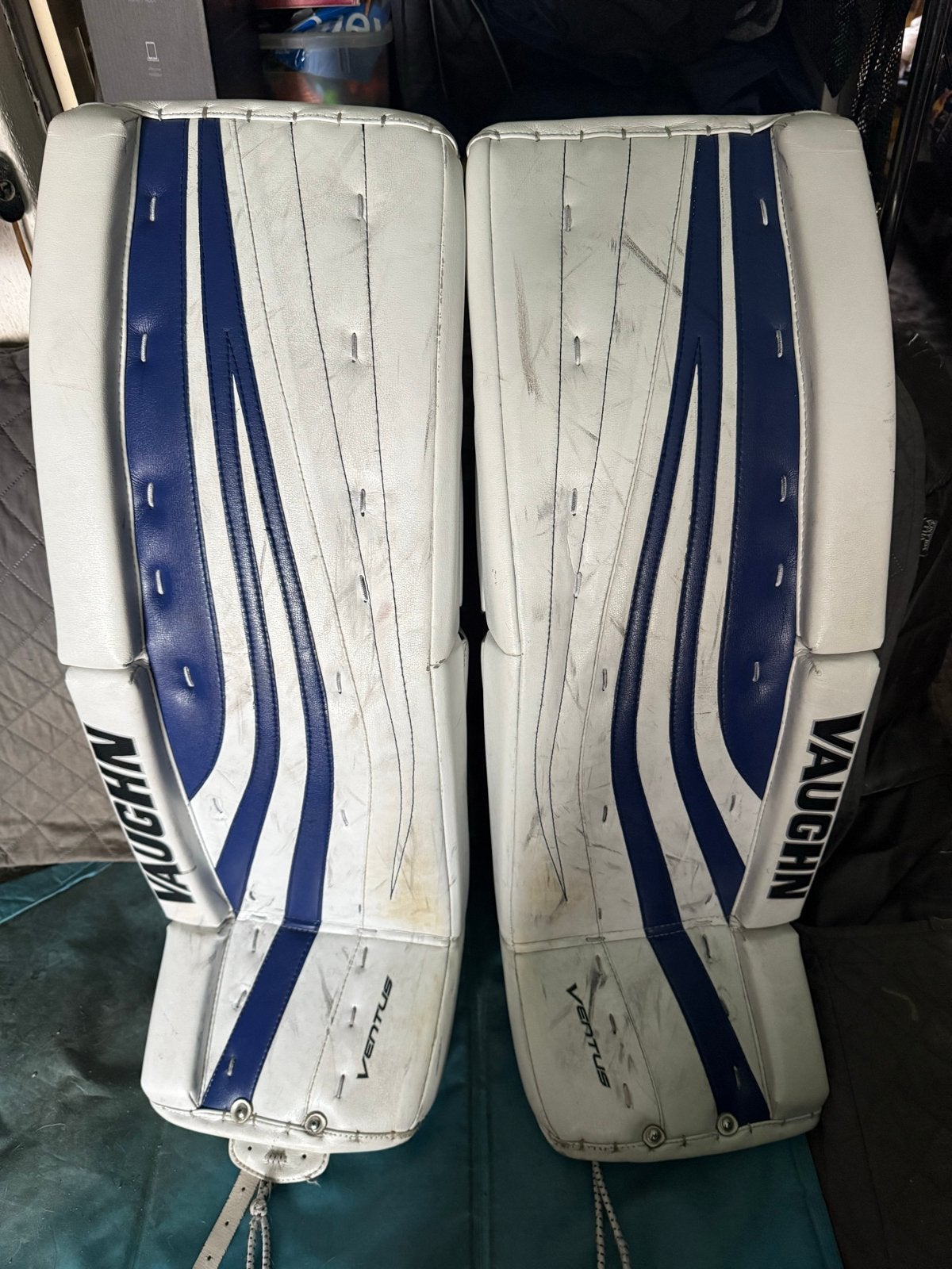 Vaughn Ventus SLR Pro 34+2 ijshockey beenbeschermers, Sport en Fitness, IJshockey, Ophalen, Gebruikt, Bescherming