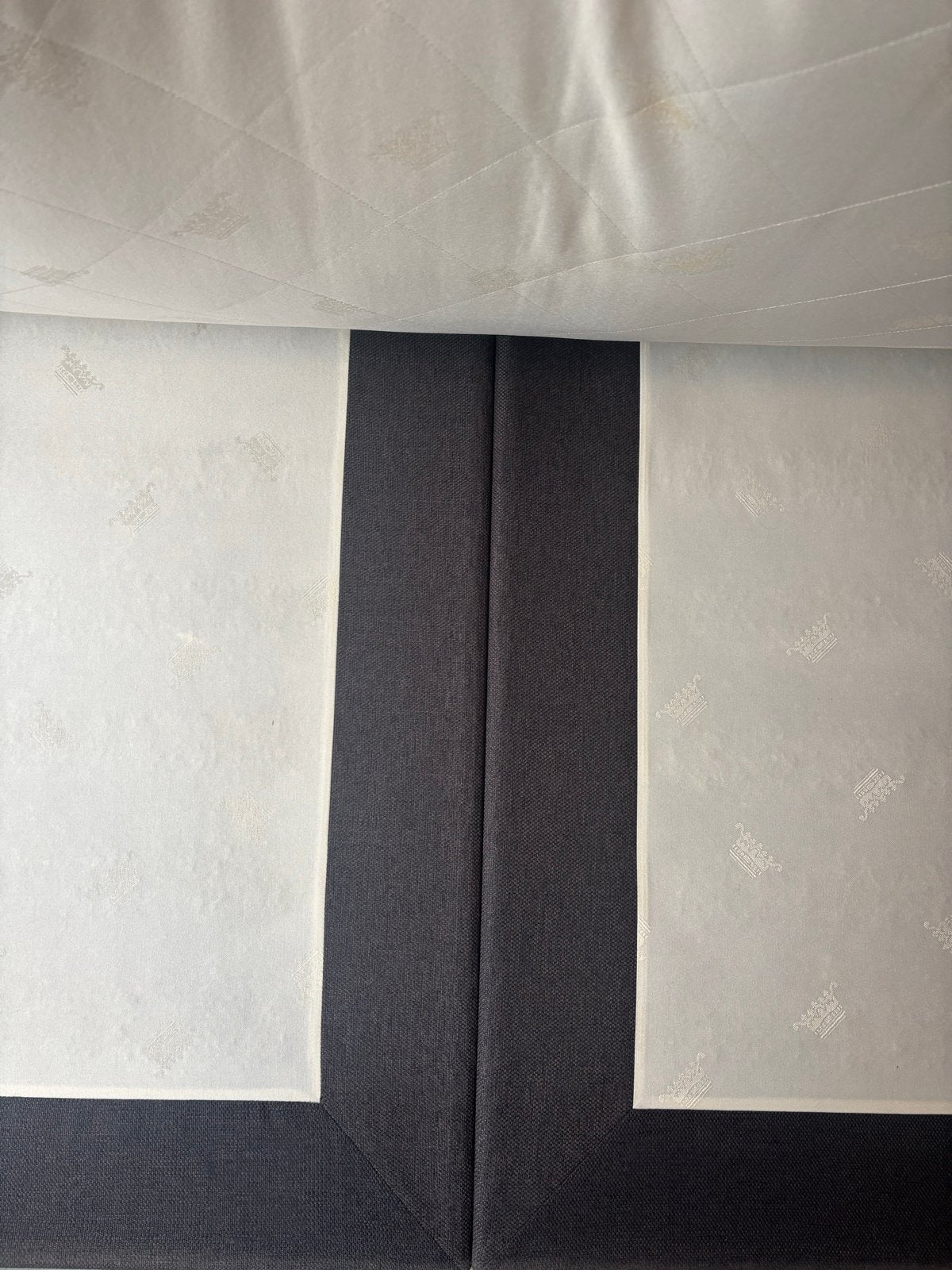 Foto 2 van Boxspring 140x200 - Goede staat (excl. topmatras)