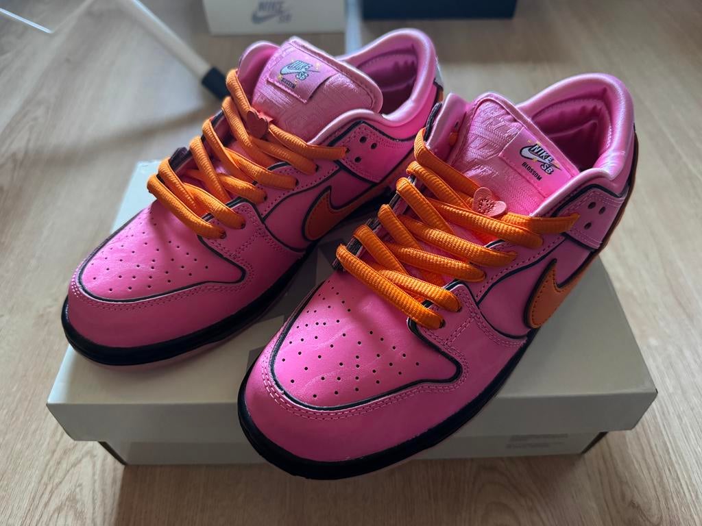 Nike sb dunk low powerpuff girl blossom EU 41, Ophalen of Verzenden, Zo goed als nieuw, Schoenen