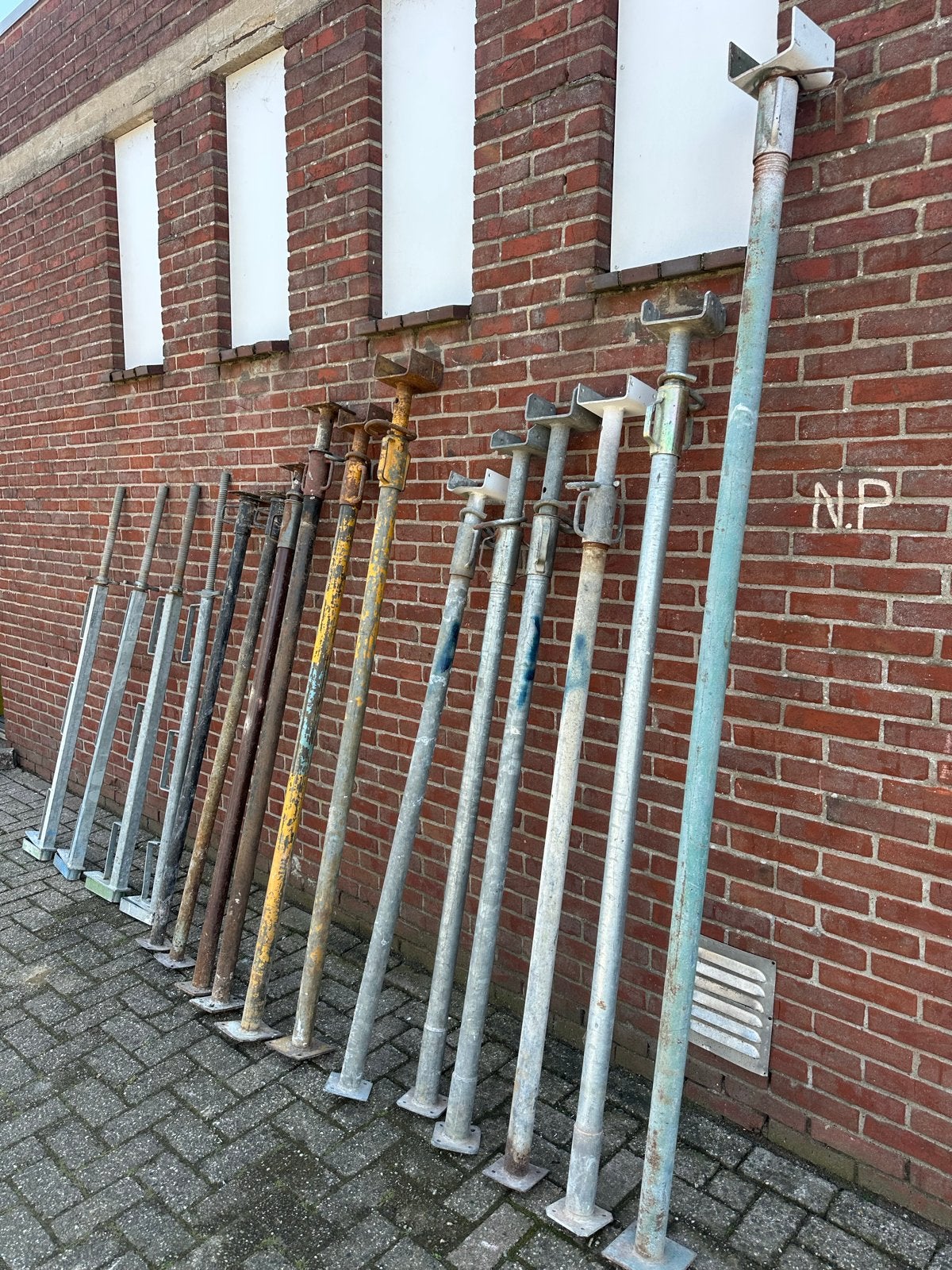 Diverse bouwstempels en stutten te koop, Ophalen of Verzenden, Gebruikt, Overige typen, 2 tot 5 meter