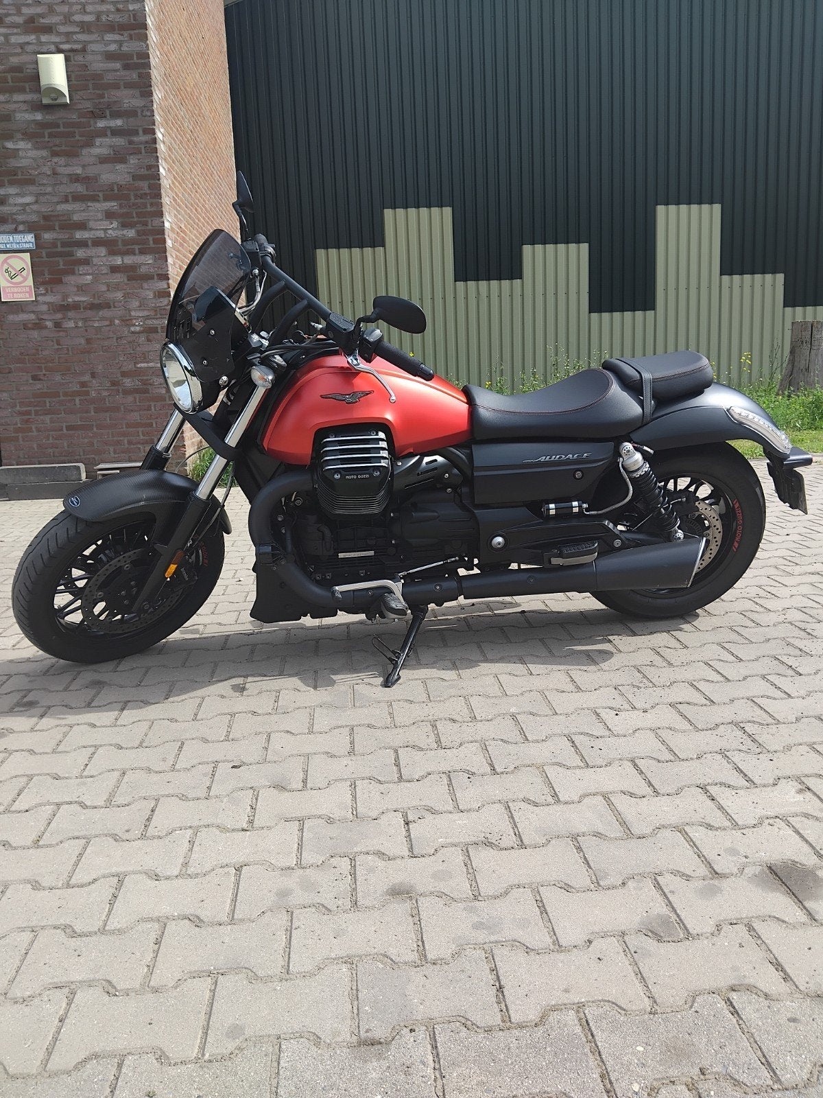 Moto Guzzi Audace, Motoren, 2 cilinders, Meer dan 35 kW, Toermotor, Traction Control