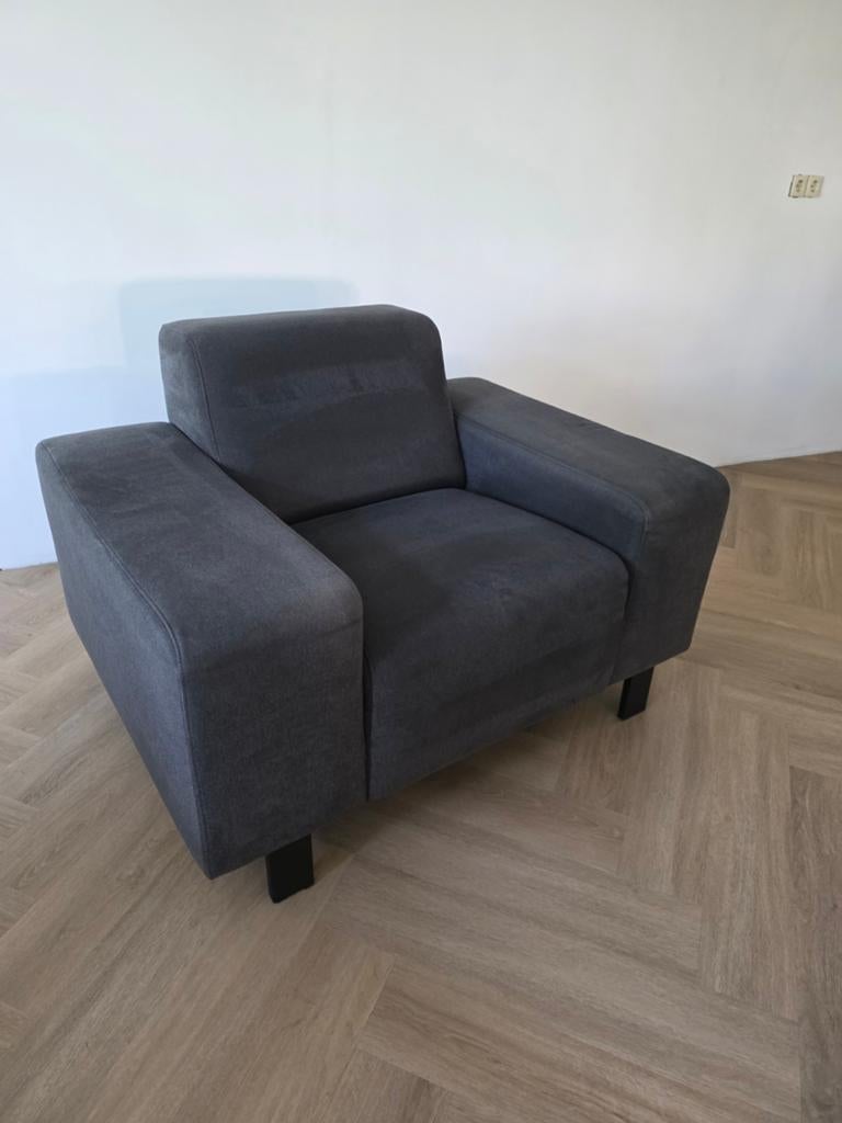 Robuuste grijze fauteuil, 120cm breed, zachte stof, Huis en Inrichting, Fauteuils, Ophalen, Gebruikt, Stof, 100 tot 125 cm