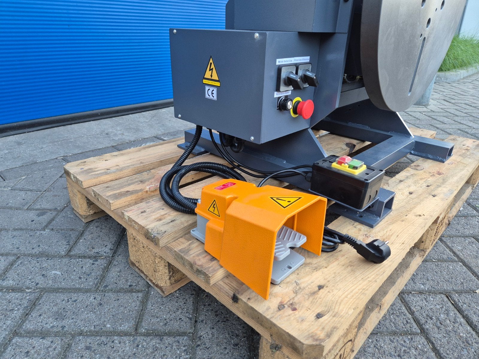 Foto 12 van Lasmanipulator Capaciteit Max. 500kg Voetbediend 220V NIEUW!