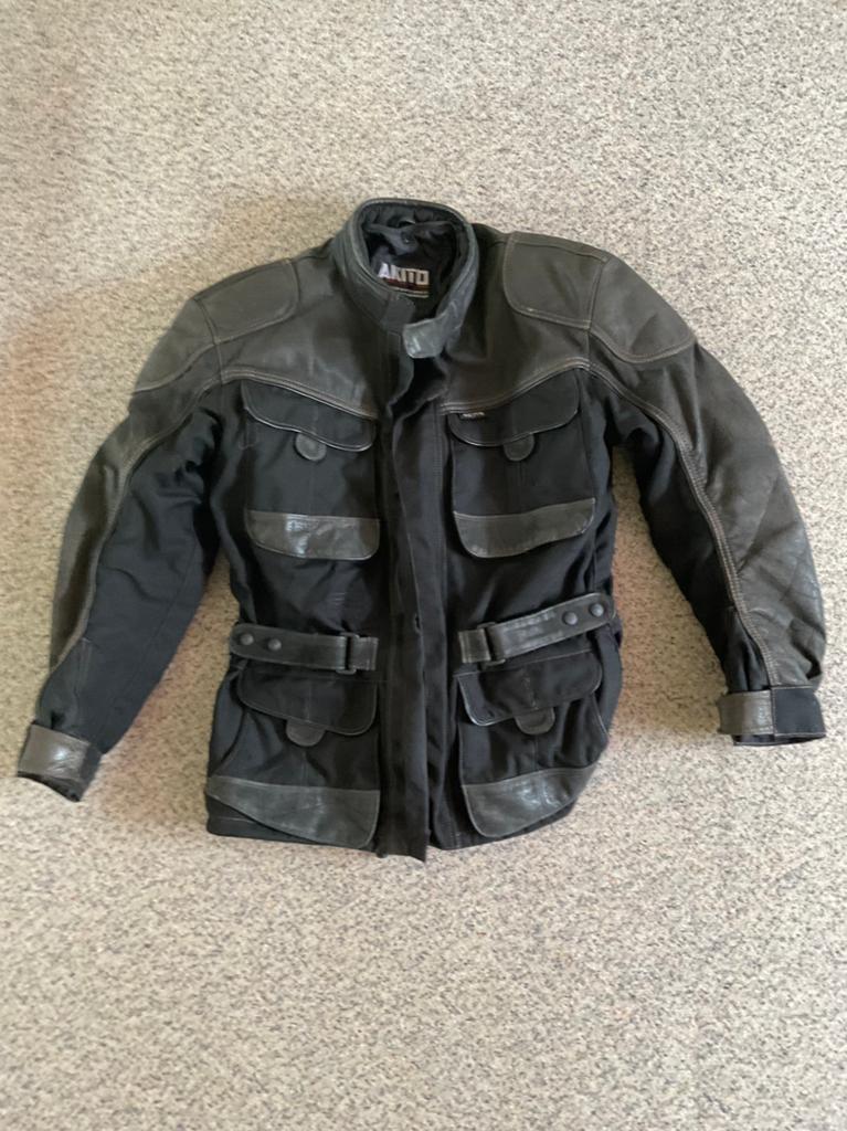 Dames winter motorkleding broek Motoline (s)en jas Akito (M), Motoren, Kleding | Motorkleding, Ophalen, Tweedehands, Dames, Combipak