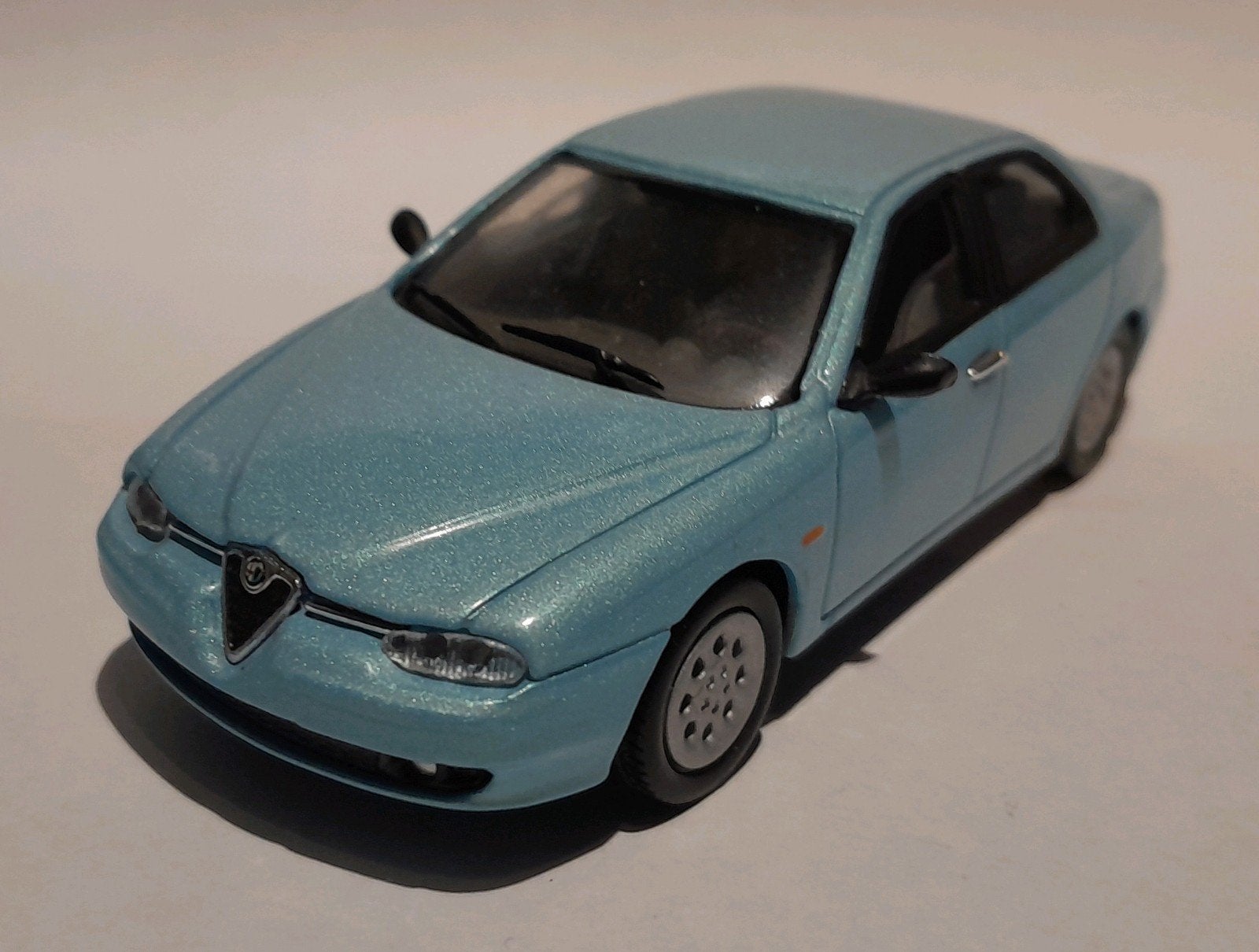 Solido Alfa Romeo 156 z.g.a.n., Ophalen of Verzenden, Zo goed als nieuw, Auto, Solido