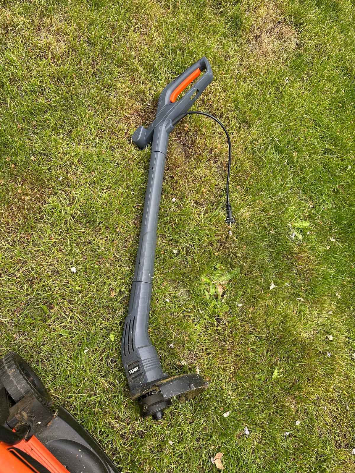 FERM Elektrische grastrimmer, Ophalen, Cirkelmaaier, Gebruikt, Elektrische grasmaaier