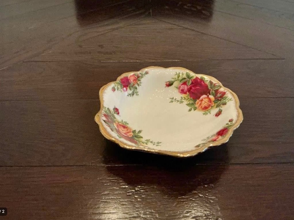 Royal Albert “ Old Country Rose” schaaltje, Ophalen of Verzenden