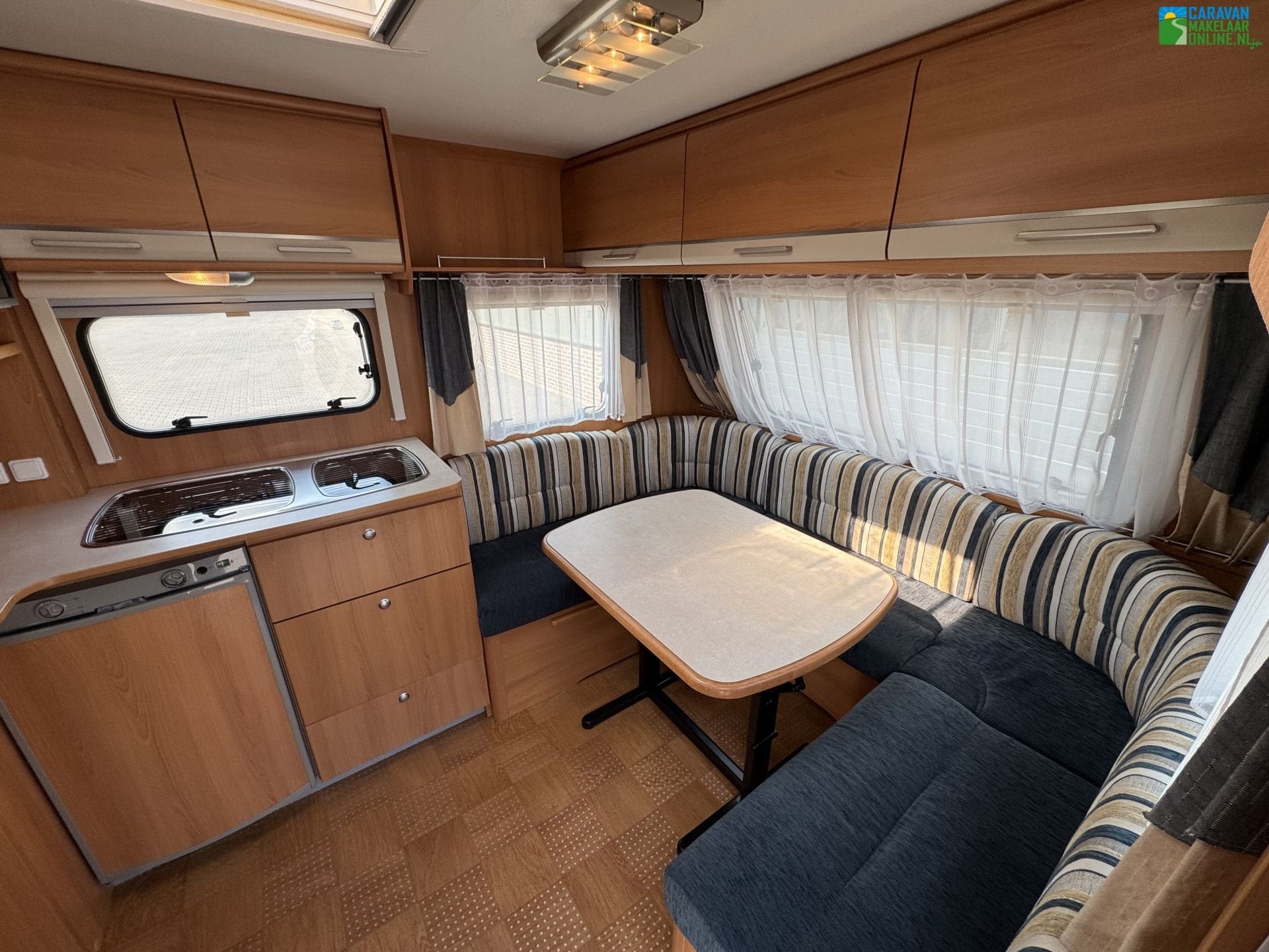 Foto 10 van Caravelair Ambiance Style 475 | Nette staat | Vast bed | 4p!