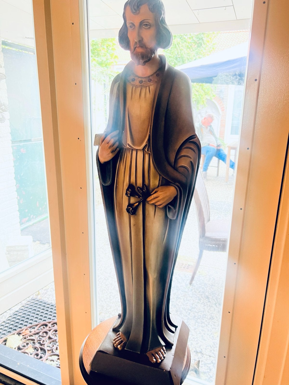 beeld van Sint Jozef met lelies en kruis, Ophalen