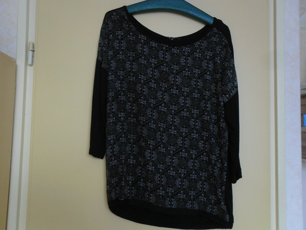 Nieuw zwart dames shirt Maat M, Maat 38/40 (M), Zwart, Nieuw, Ophalen of Verzenden