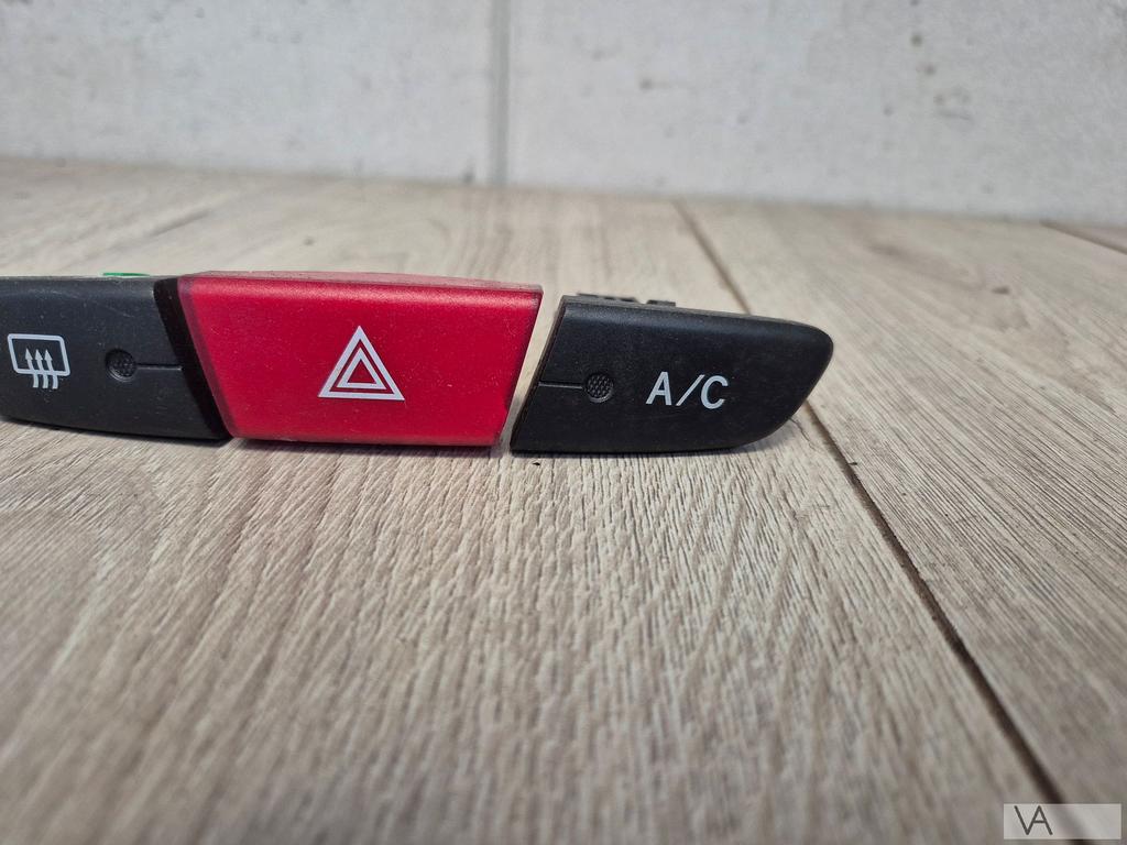 Schakelaar gevarenlicht airco achterruitverwarming 107 aygo, Auto-onderdelen, Gebruikt, -, -, Ophalen of Verzenden