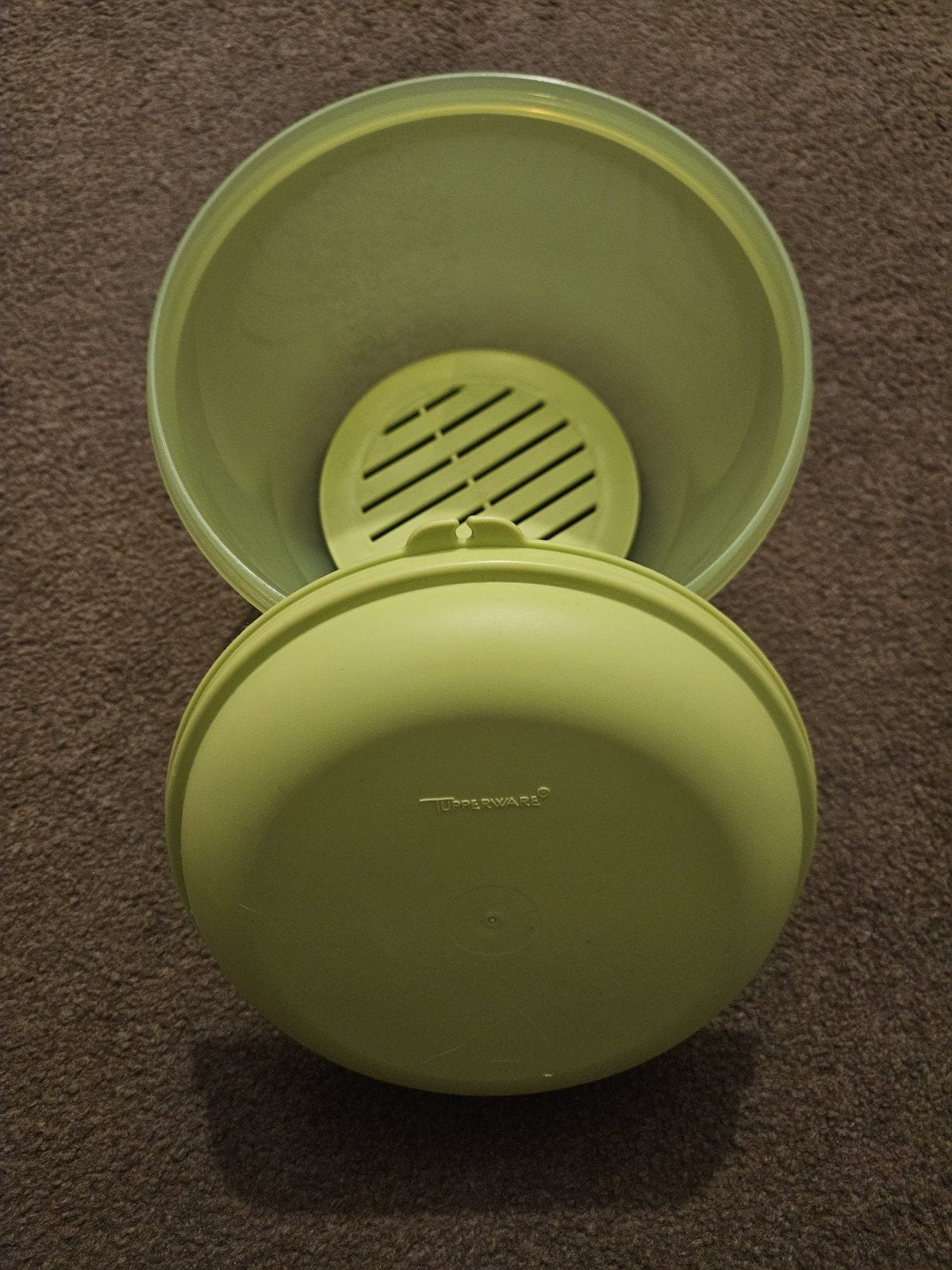 Tupperware schaal met deksel en inzet - Groen, Huis en Inrichting, Ophalen of Verzenden