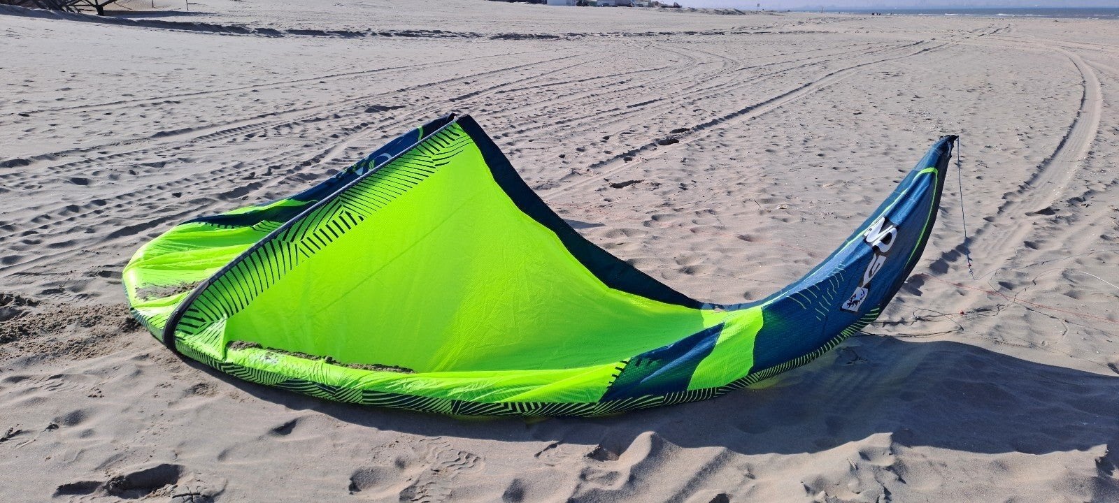 2x Gong Unik Kites 8m en 12m, Watersport en Boten, Kitesurfen, Ophalen, Gebruikt, 8 m², Geen board