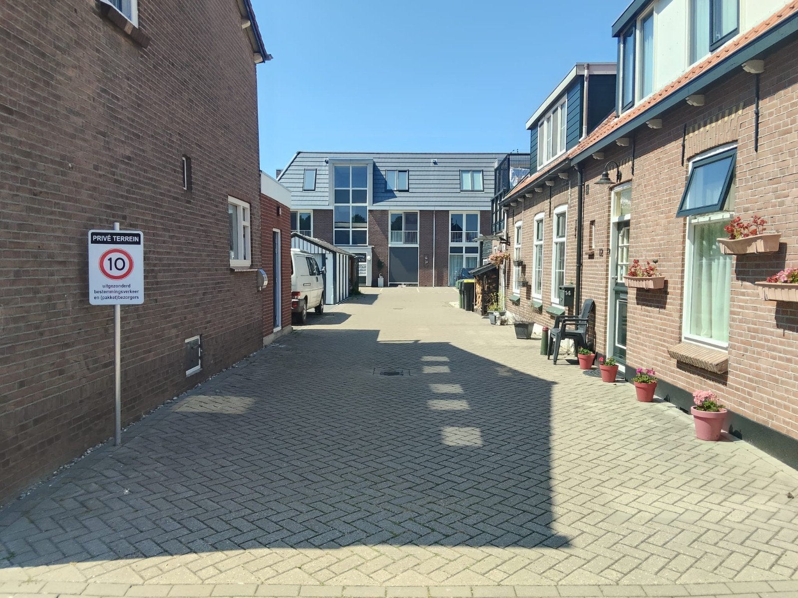 Privé parkeerplaats te koop – Nieuweweg 's-Gravendeel, Huizen en Kamers, Garages en Parkeerplaatsen