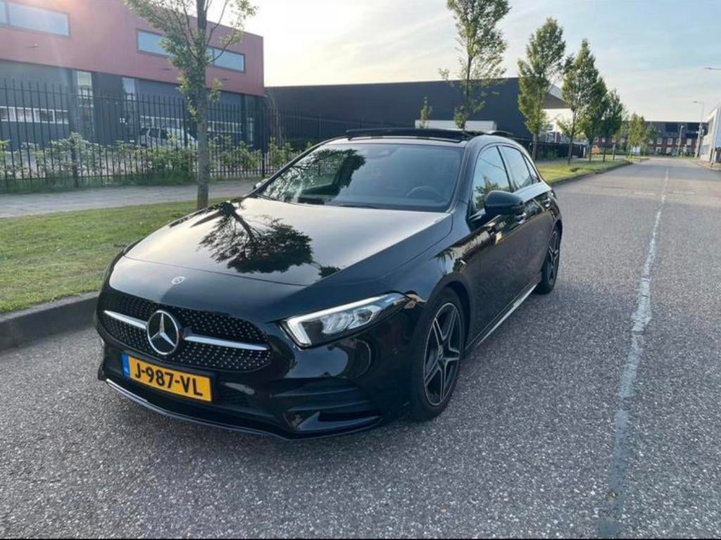 Mercedes-Benz A-Klasse A 220  7G-DCT 2019 Zwart, Auto's, Mercedes-Benz, 15 km/l, Zwart, Particulier, 1600 kg