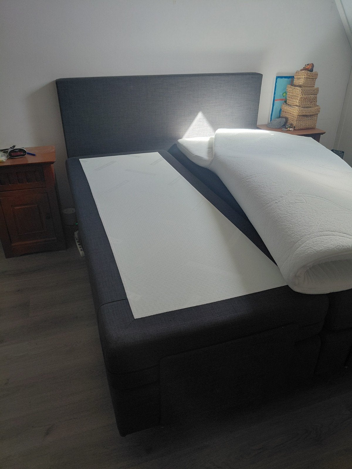 BIEDEN vanaf 300,-. ZGAN Electriche verstelbare boxspring, Ophalen, Zo goed als nieuw, Tweepersoons, 160 cm