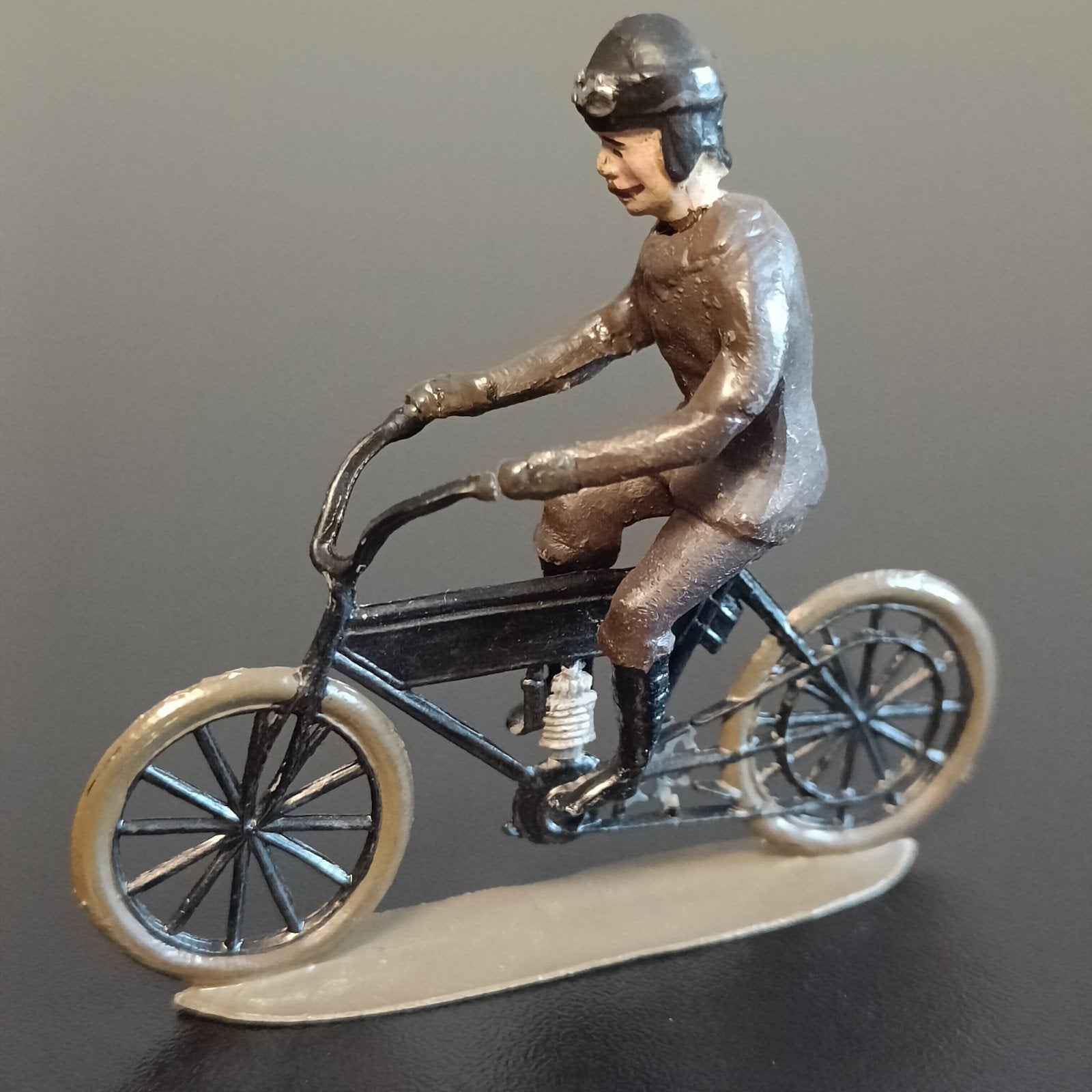 Vintage loodsoldaat motorrijder - Les Soldats de Plomb., Hobby en Vrije tijd, Modelbouw | Figuren en Diorama's, Ophalen of Verzenden