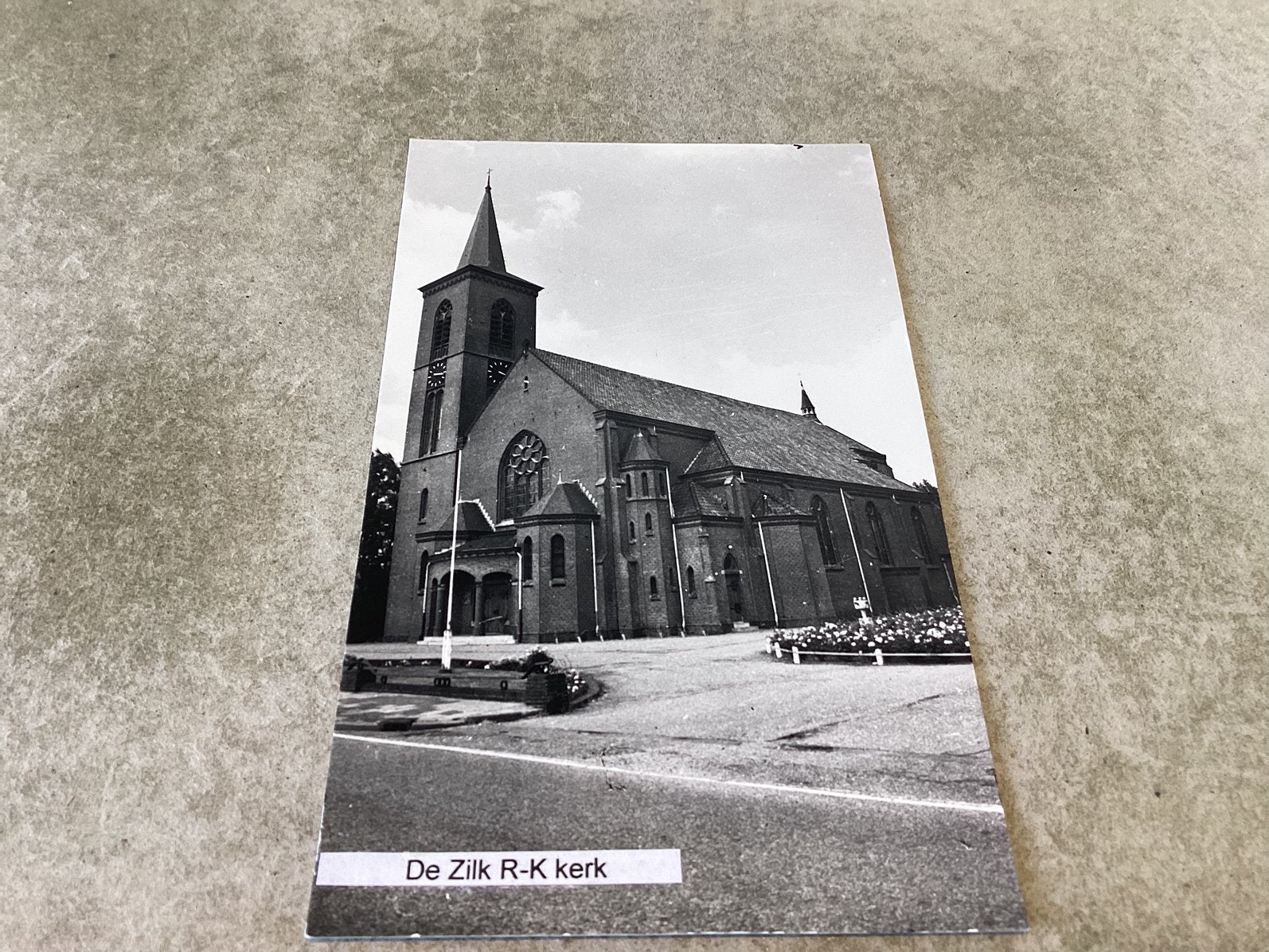 De Zilk bij Hillegom.     R. K. Kerk, Ophalen of Verzenden