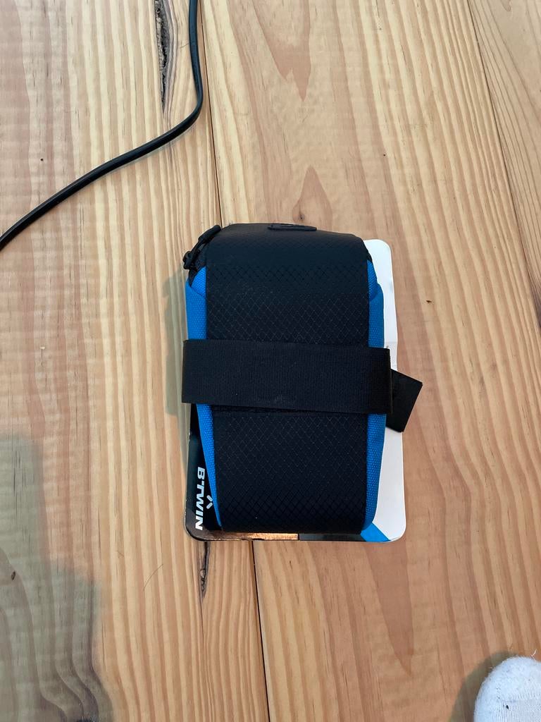 B’Twin Zadeltas Decathlon 0,6L - Gloednieuw, Fietsen en Brommers, Fietsaccessoires | Fietstassen, Ophalen of Verzenden, Nieuw