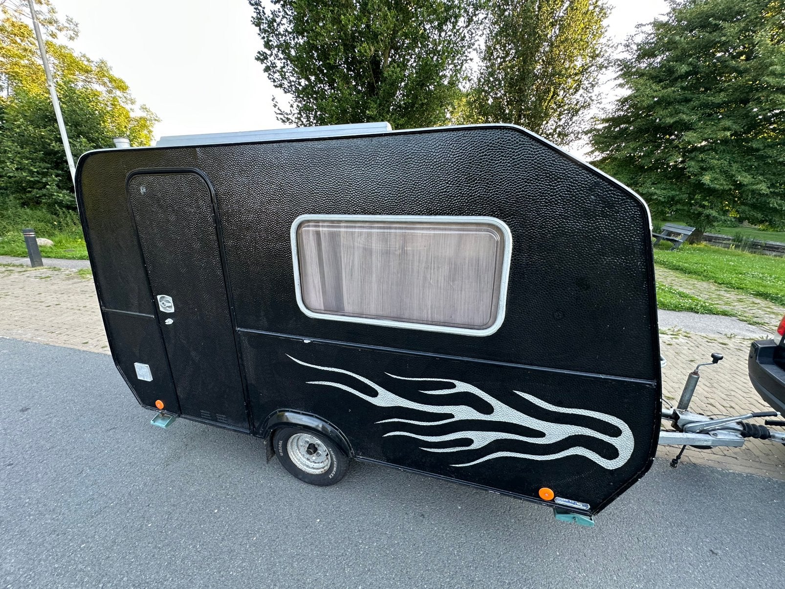 Eriba-Hymer Eribette minicaravan met hefdakje 450 kg, Standaardzit, Koelkast, Tot en met 2, Bedrijf