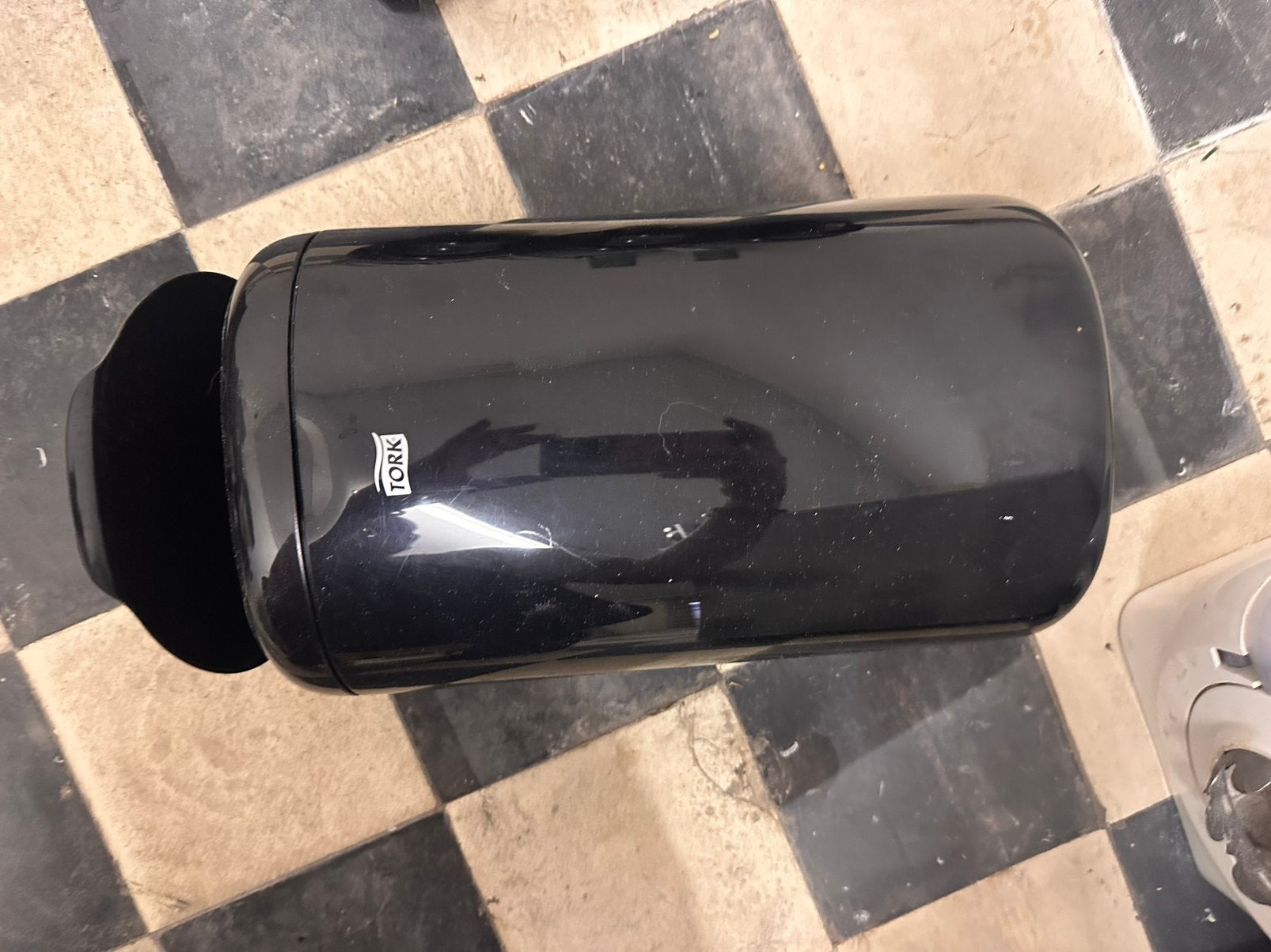 Te koop: 2x Tork kleine zwarte afvalbak / prullenbak 5 liter, Ophalen of Verzenden, Overige typen