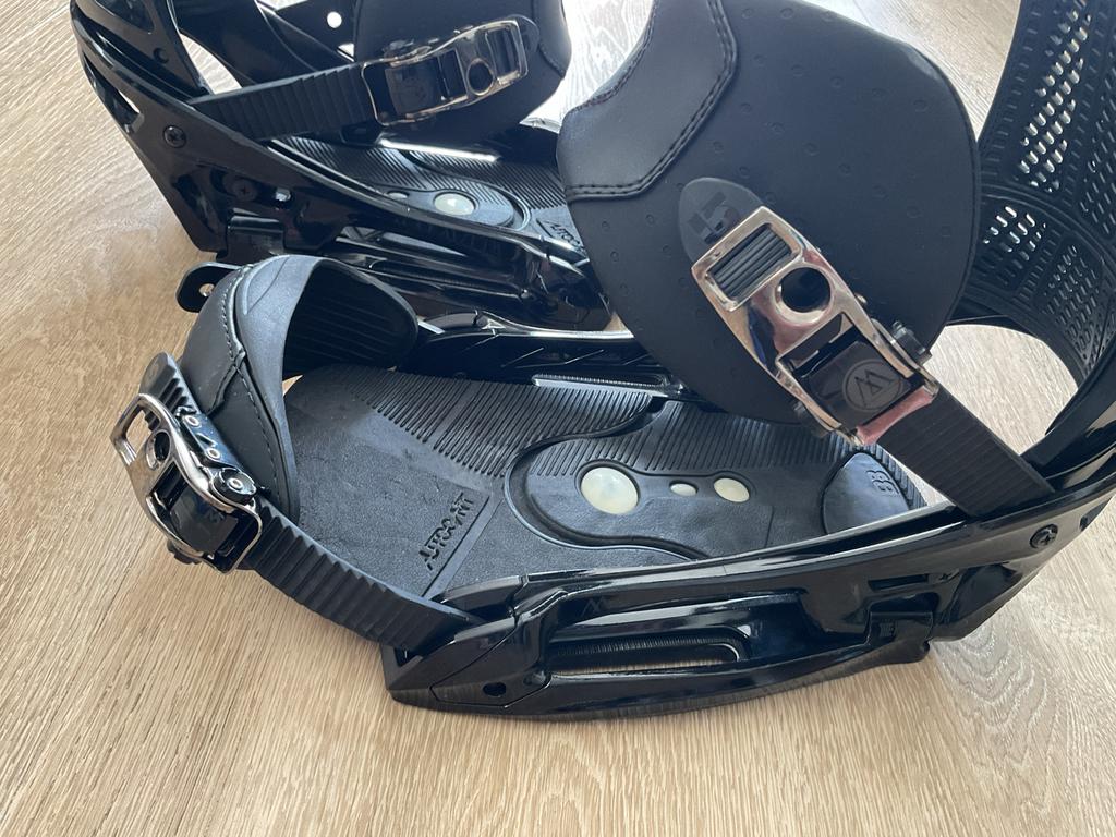 Burton Malavita bindingen - Zo goed als nieuw, Sport en Fitness, Snowboarden, Ophalen, Zo goed als nieuw, Bindingen