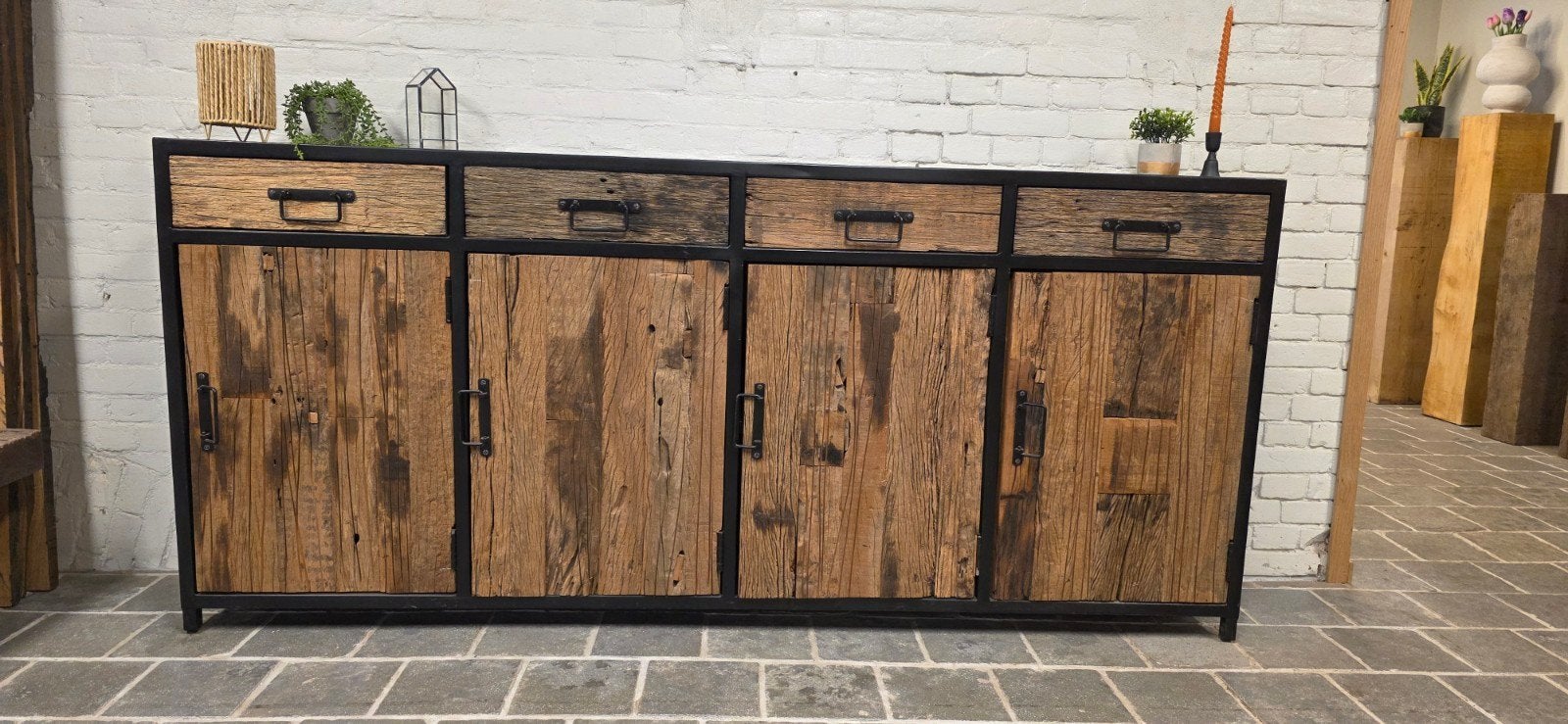 Stoer Dressoir van doorleefd hout met staal | 200 x 90 x 35, Overige houtsoorten, Gebruikt, Industrieel, Landelijk, Info@woodfarm.nl