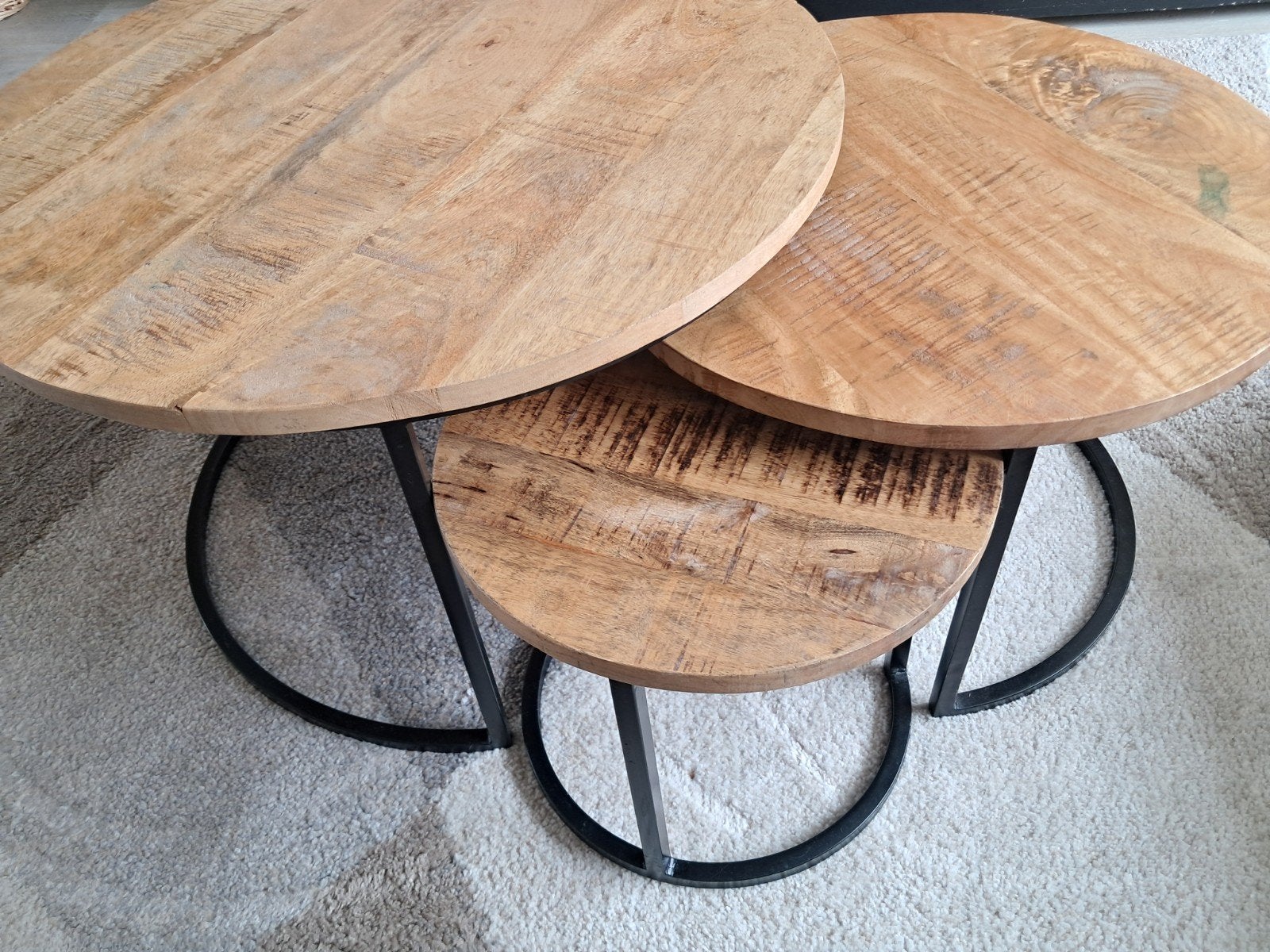 Set van 3 ronde salontafels van mangohout en metaal, 50 tot 100 cm, Modern, Industrieel, Rond, 50 tot 100 cm