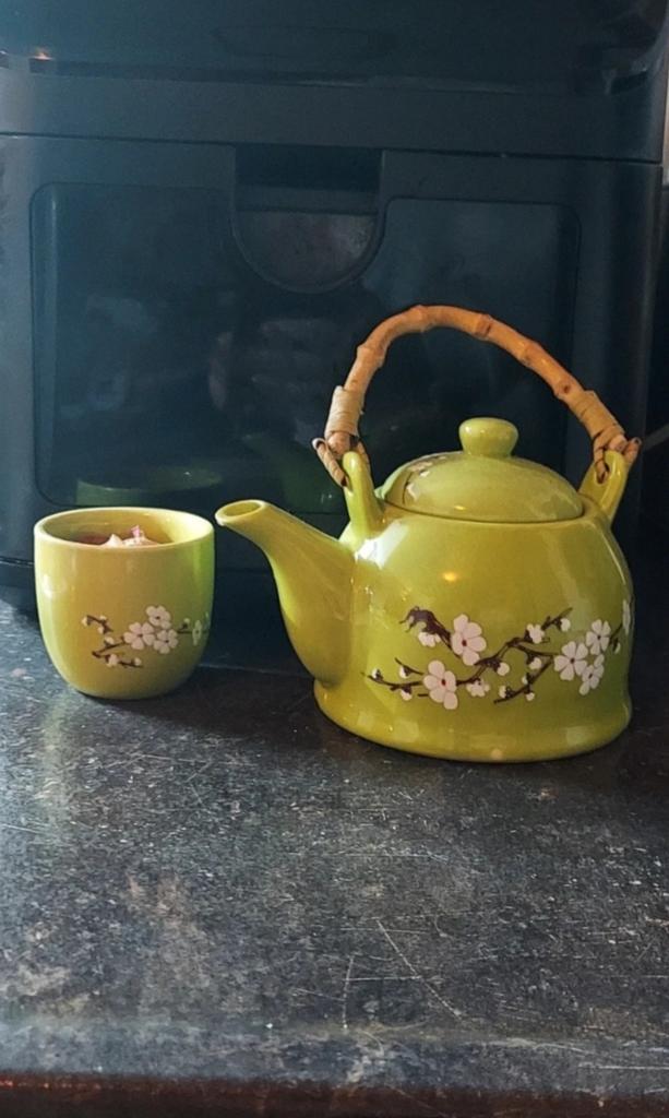 Japanse theepot met bamboe handvat en kopje - Sakura, Ophalen of Verzenden, Zo goed als nieuw