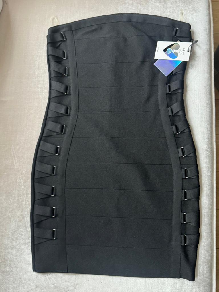 Fashionnova Zwarte Bandage Jurk met Veterdetails - Nieuw, Maat 38/40 (M), Zwart, Nieuw, Ophalen of Verzenden