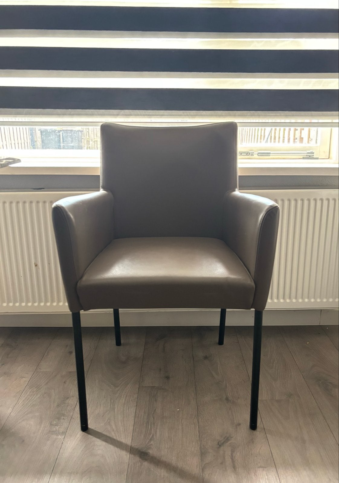 Bruine leren eetkamerstoelen, Huis en Inrichting, Stoelen, Ophalen, Gebruikt, Bruin, Stof