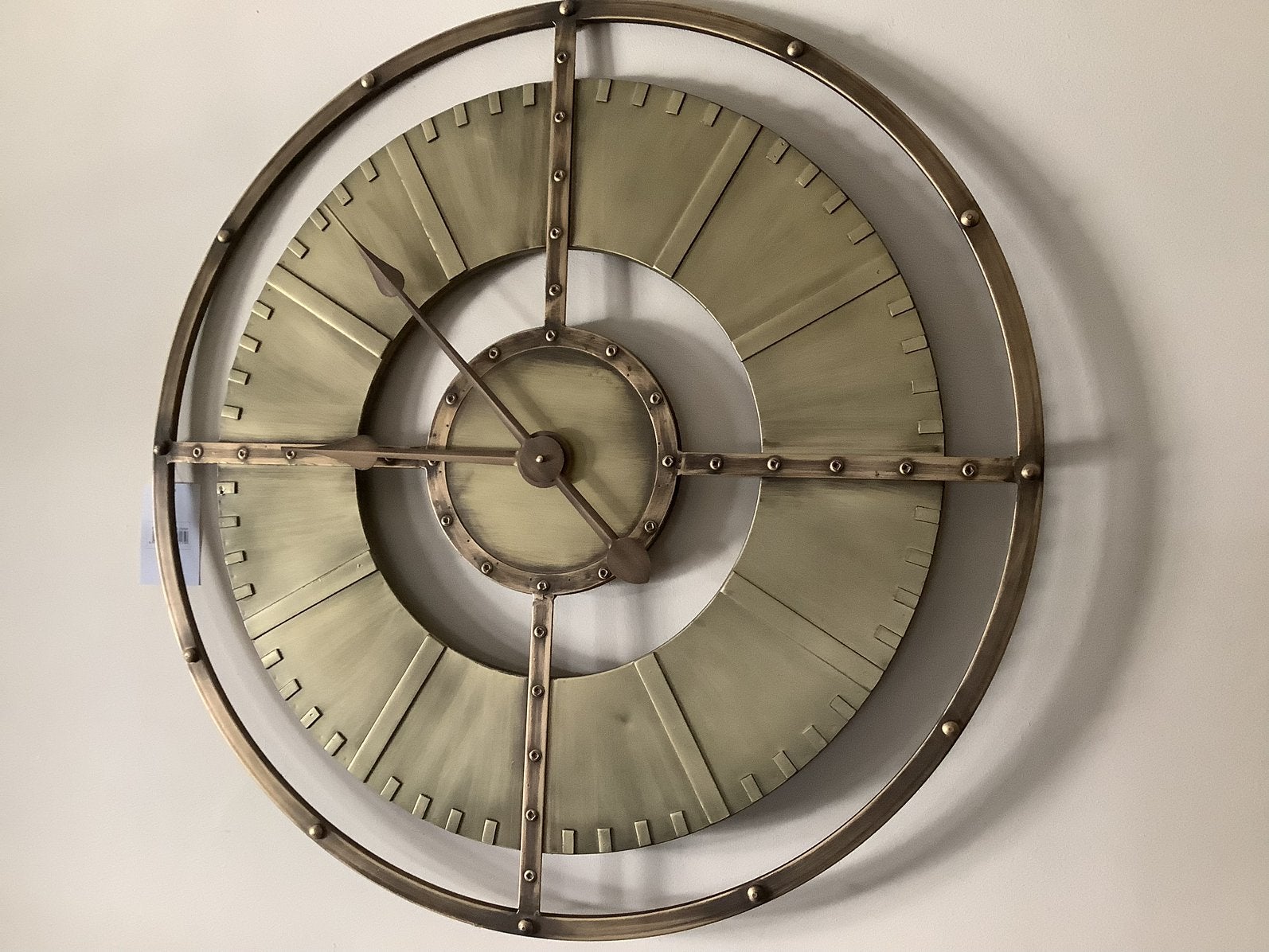 AANBIEDING de laatste grote metalen klok 82 cm, Ophalen, Nieuw, Wandklok