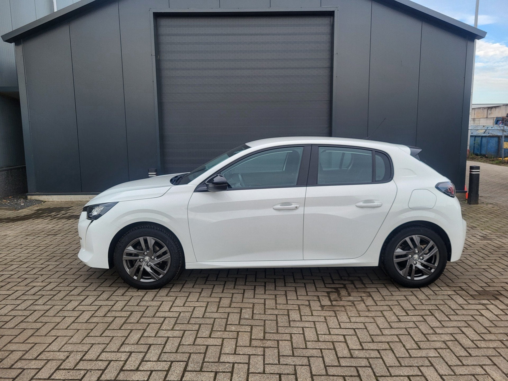 Peugeot 208 1.2 PureTech Active, Voorwielaandrijving, Euro 6, 1199 cc, Wit