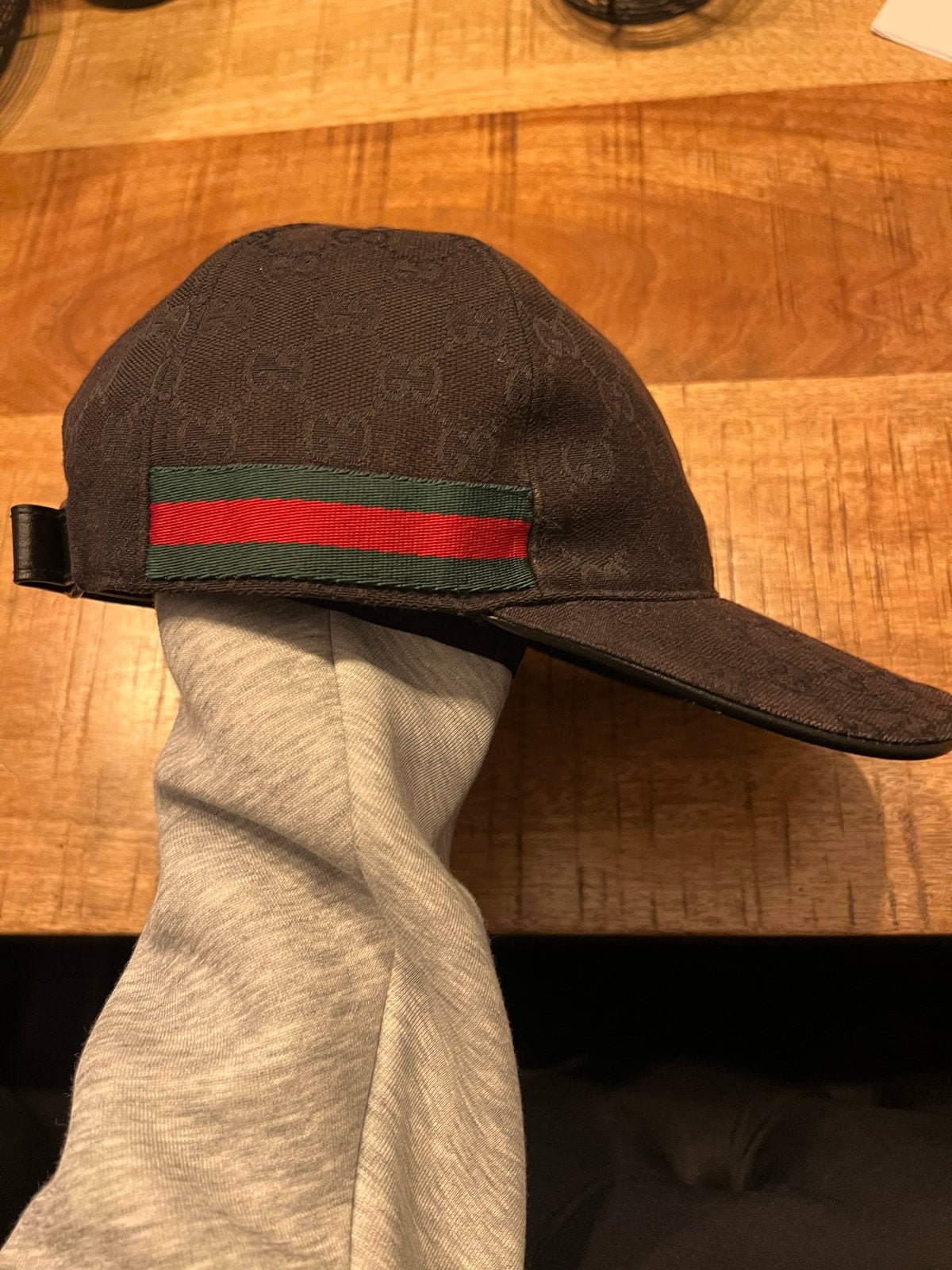 Zwarte Gucci Pet Maat S met Webdetail, Kleding | Heren, Ophalen of Verzenden, Zo goed als nieuw, Pet