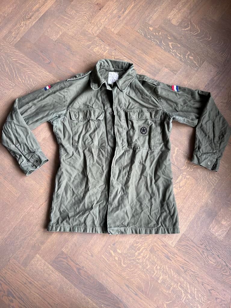 Legerjas met emblemen, Verzamelen, Militaria | Algemeen, Ophalen, Landmacht, Overige gebieden, Kleding of Schoenen