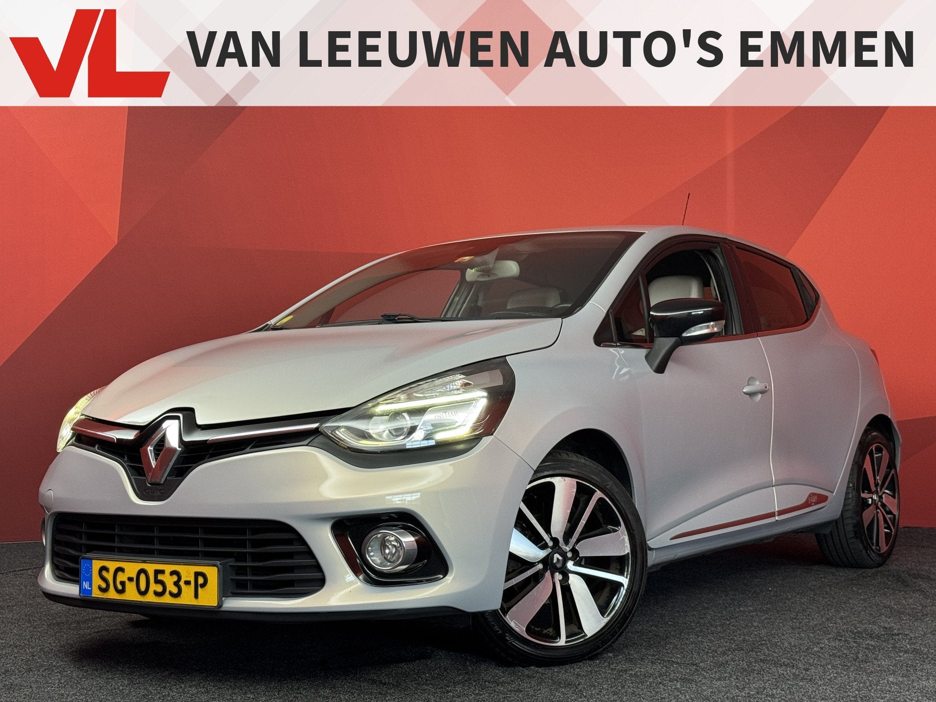 Renault Clio 1.5 dCi Initiale Paris | Uniek! | Leder | Camer, Auto's, Voorwielaandrijving, Gebruikt, 4 cilinders, Met garantie (alle)